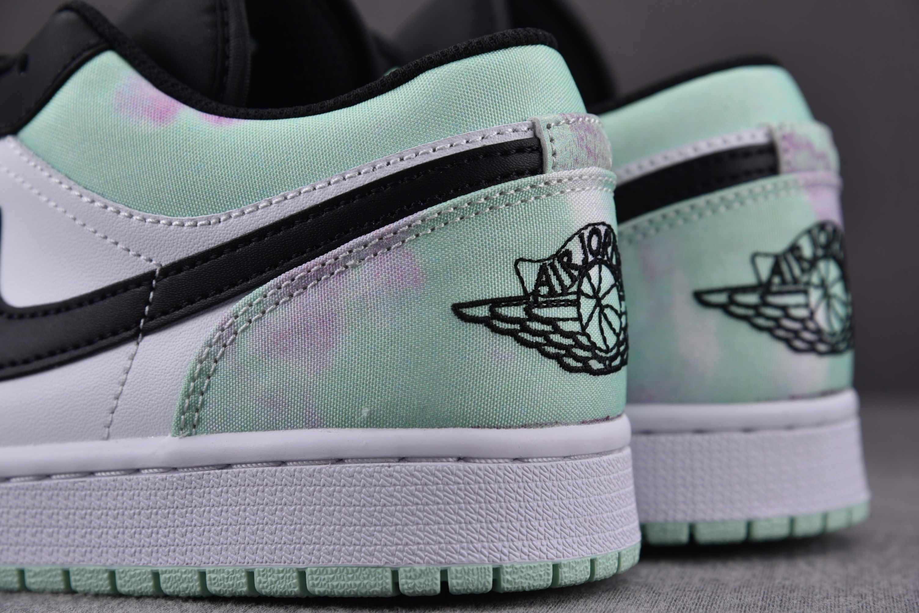 Jordan 1 Low Tie-Dye