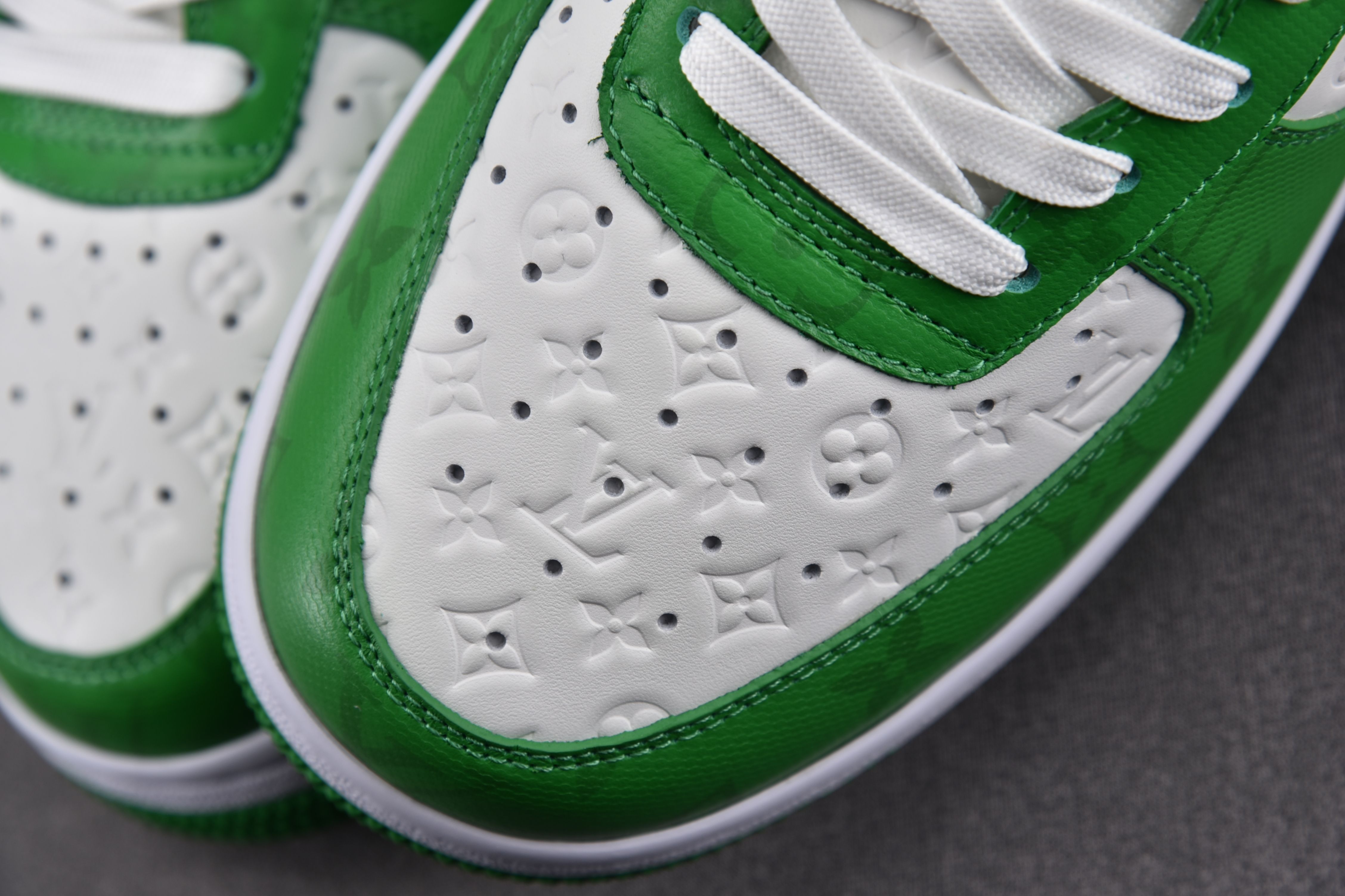 Nike Air Force 1 Low Louis Vuitton Royal White Green (Be careful about the size!!)