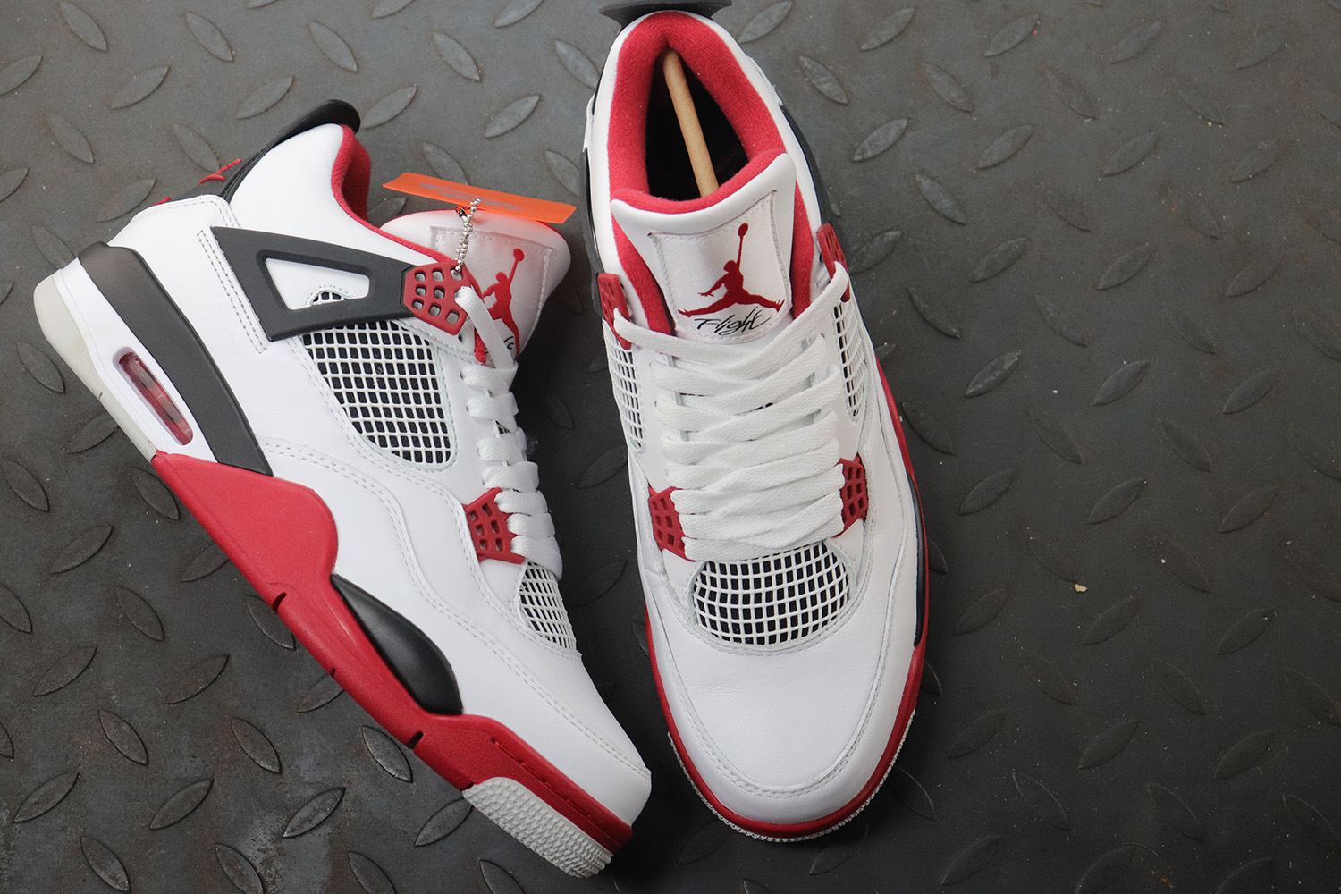 Jordan 4 Retro Fire Red (2020)
