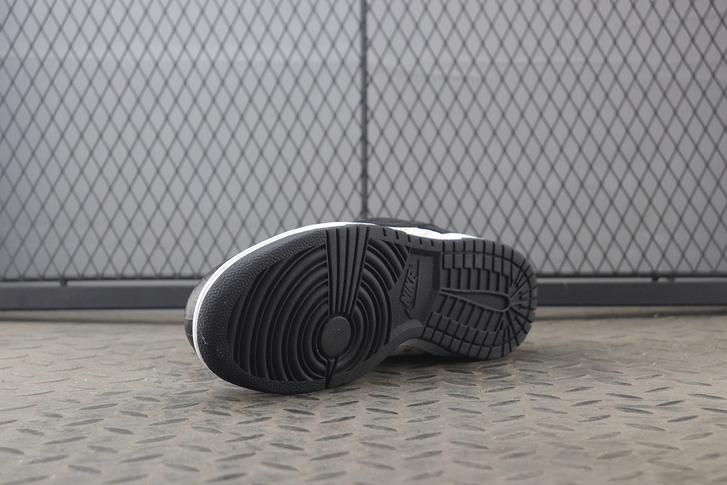 Supreme Nike SB Dunk Low White Black