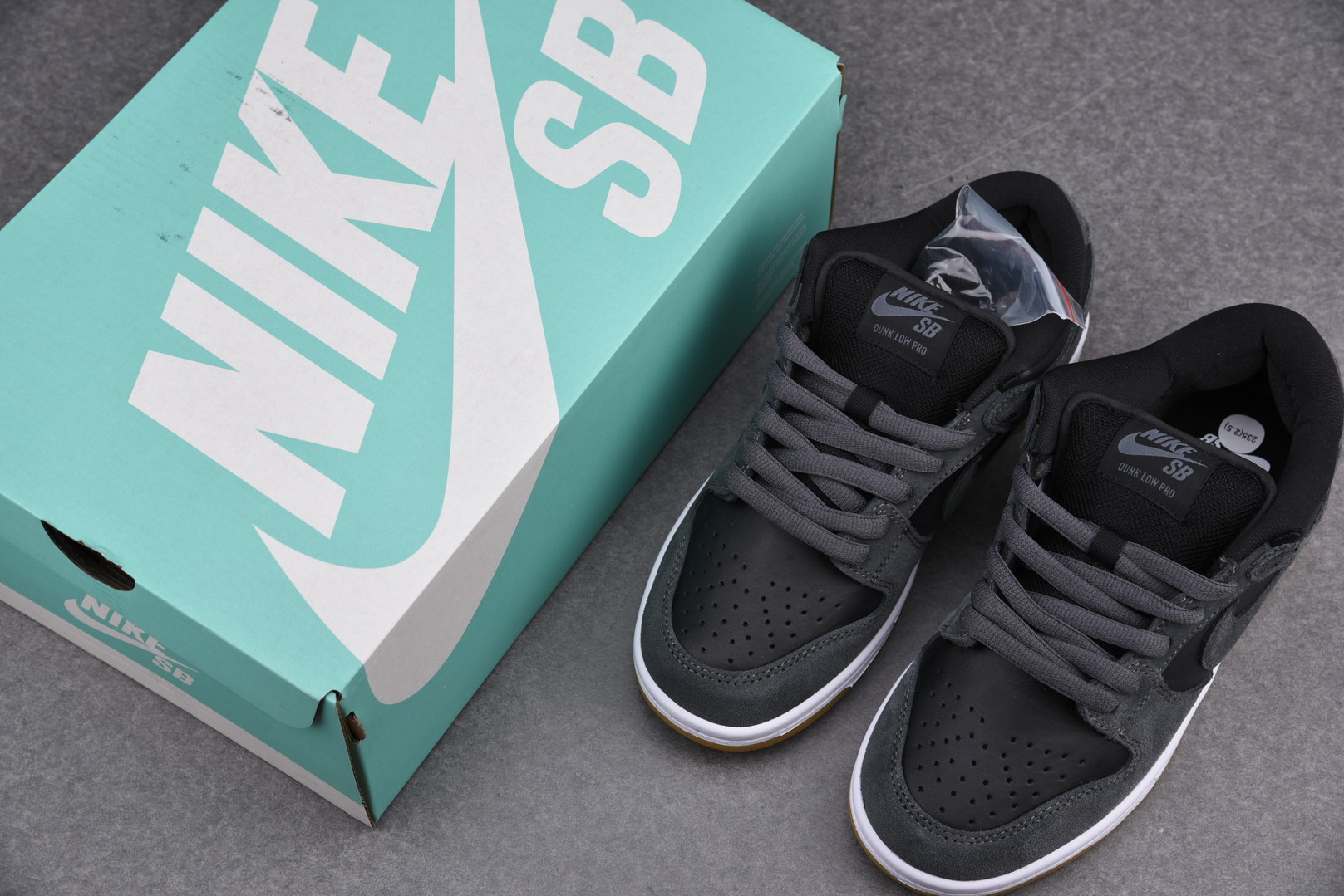Nike SB Dunk Low Dark Grey Black Gum