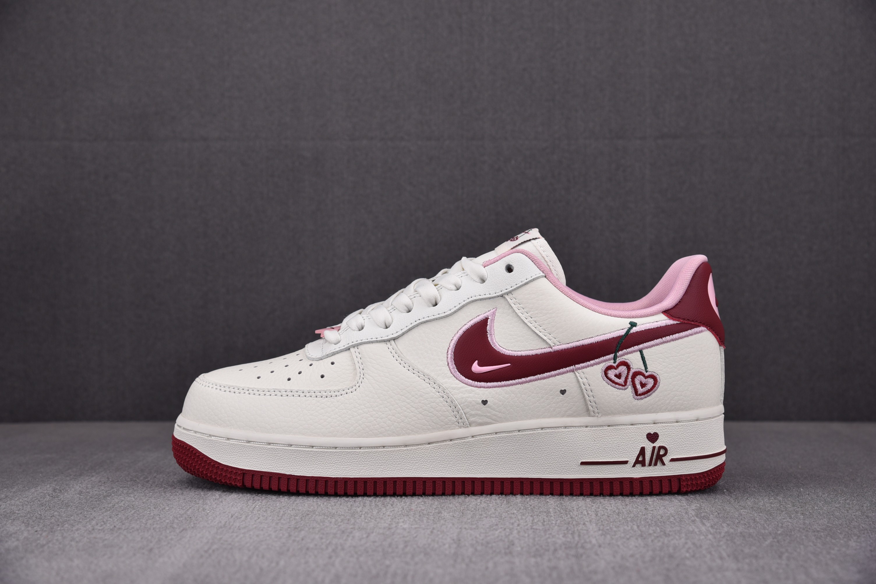 Nike Air Force 1 Low ValentineÕs Day (2023)