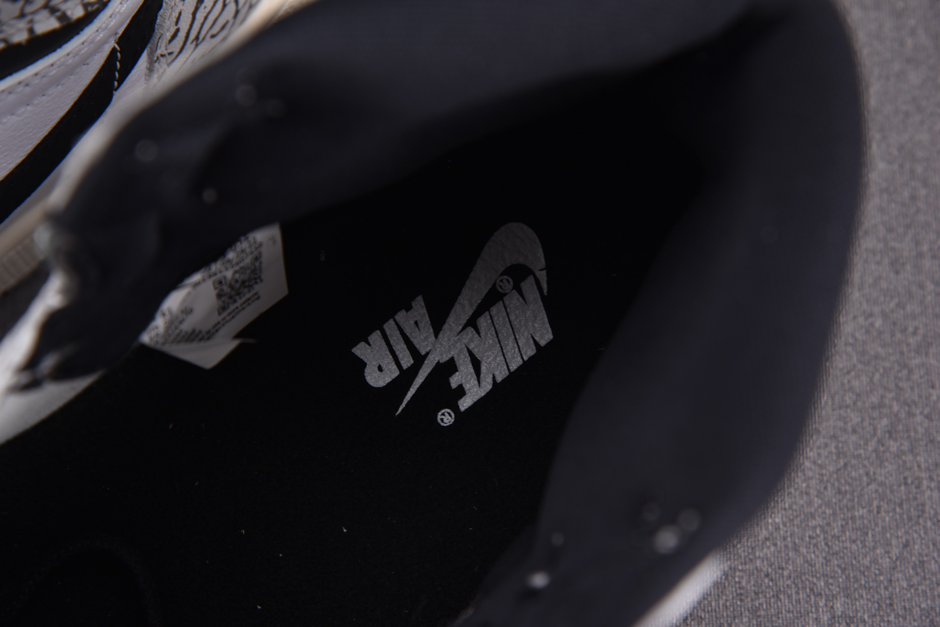 Jordan 1 Retro High OG White Cement