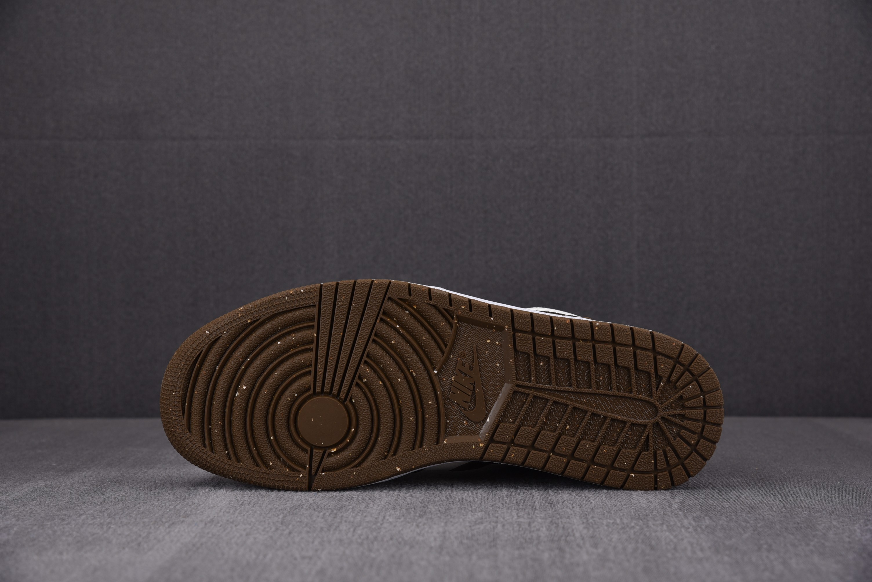 Jordan 1 Low SE Light Olive (Women Size!!)