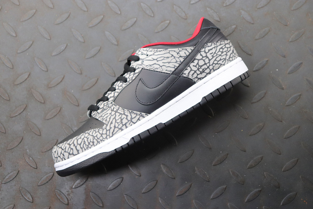 Nike Dunk SB Low Supreme Black Cement