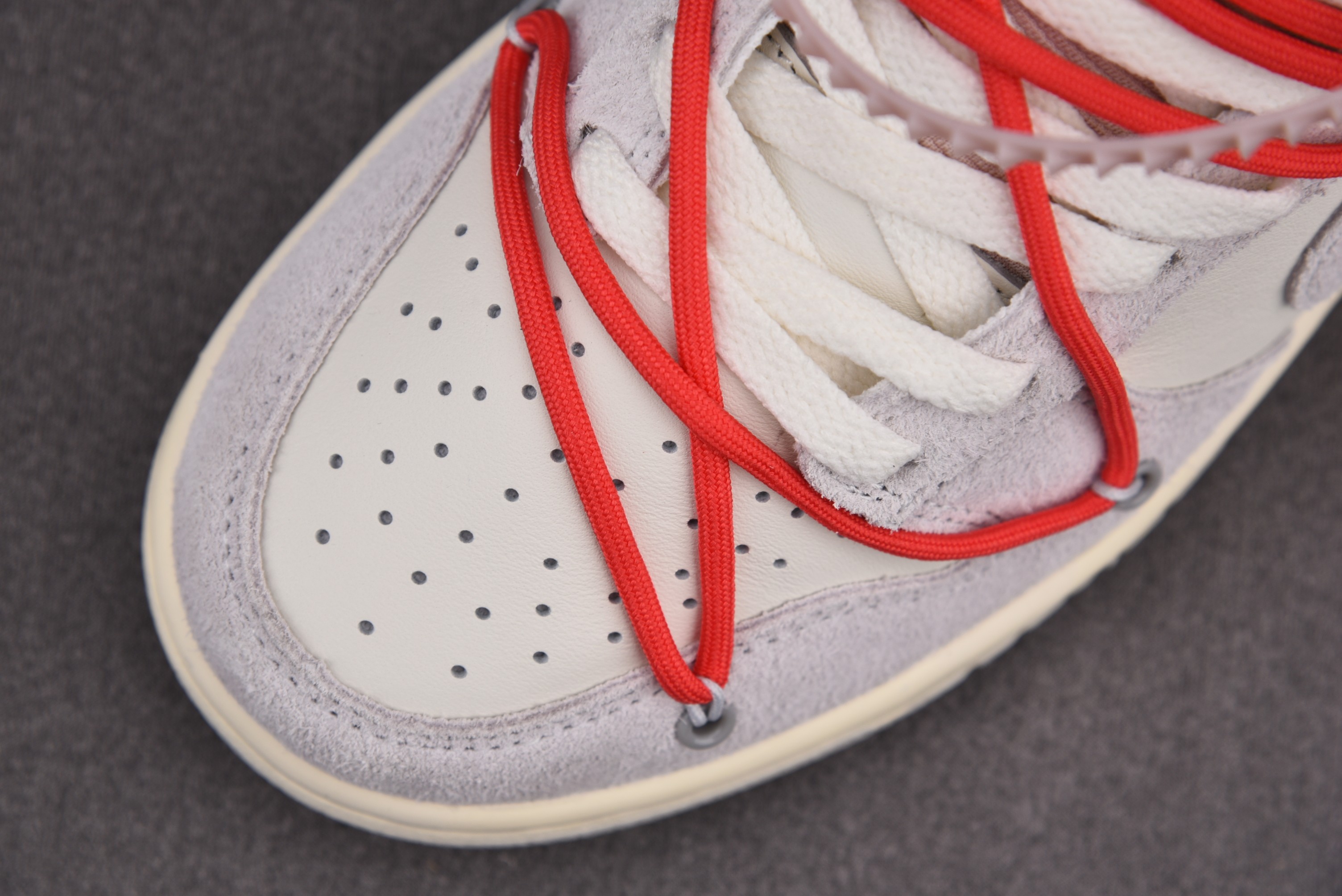 Nike Dunk Low   Lot 33