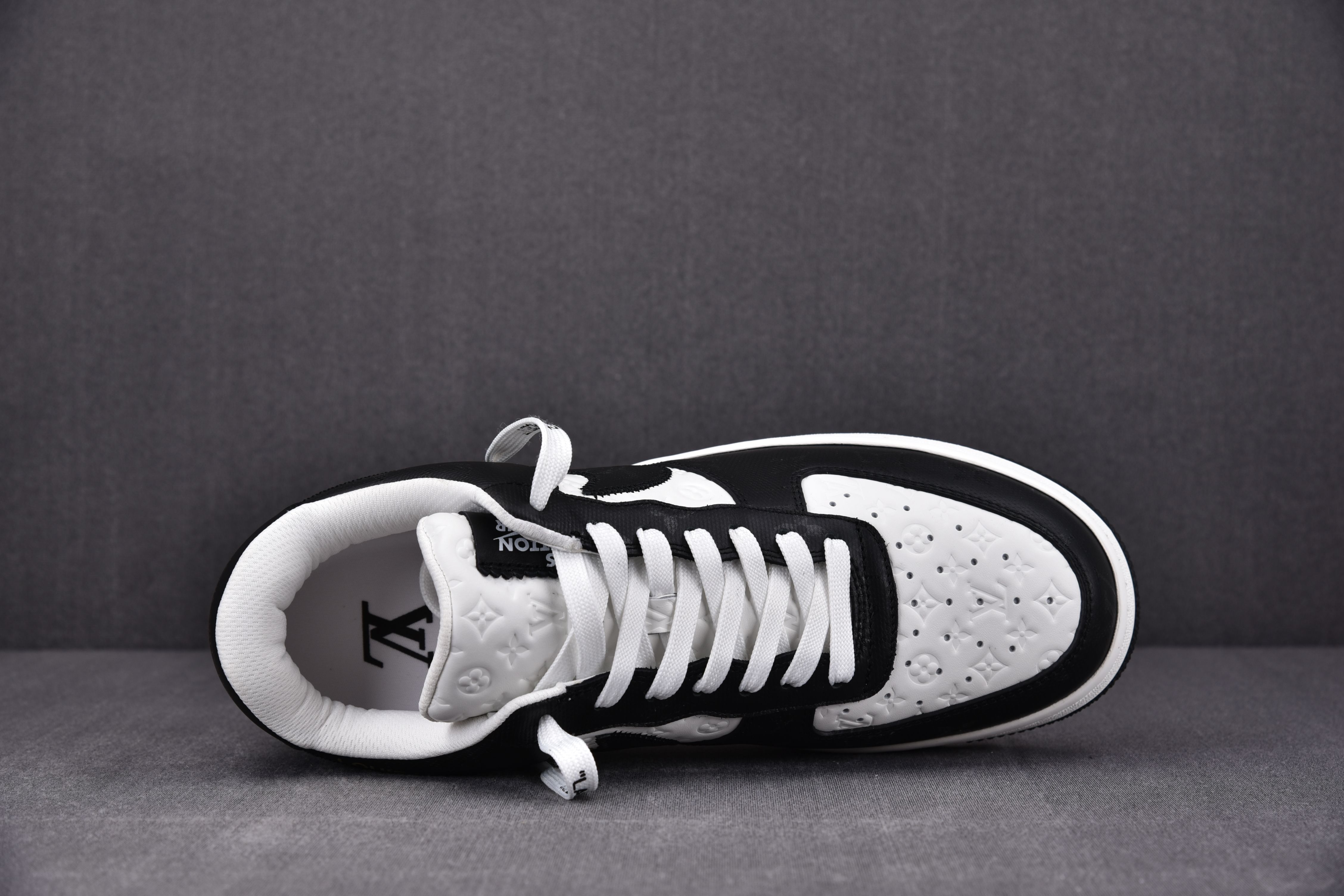 Nike Air Force 1 Low Louis Vuitton Royal Black White (Be careful about the size!!)