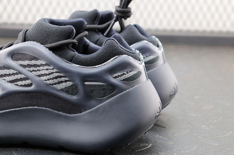 Adidas Yeezy 700 V3 Alvah