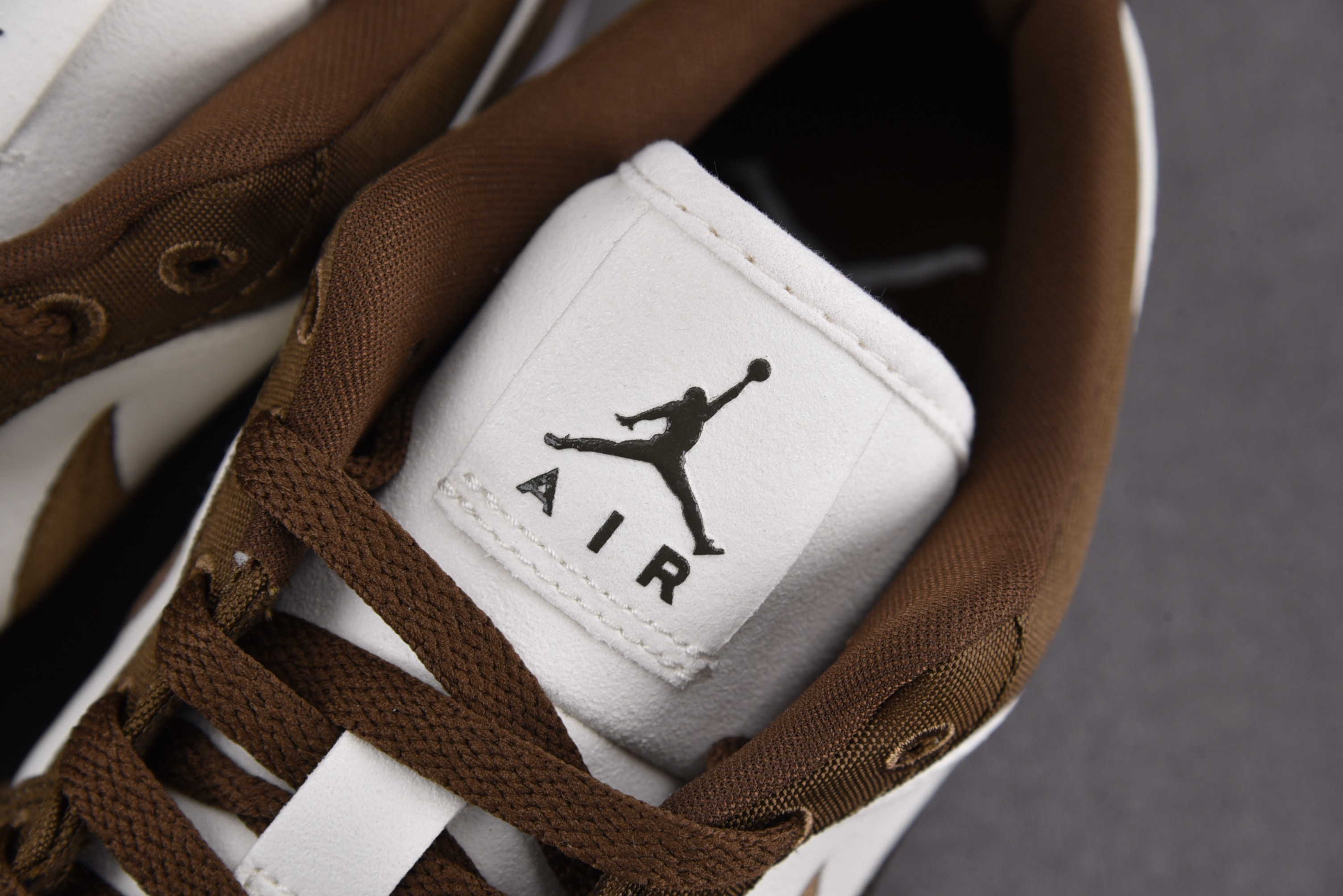 Jordan 1 Low SE Light Olive (Women Size!!)