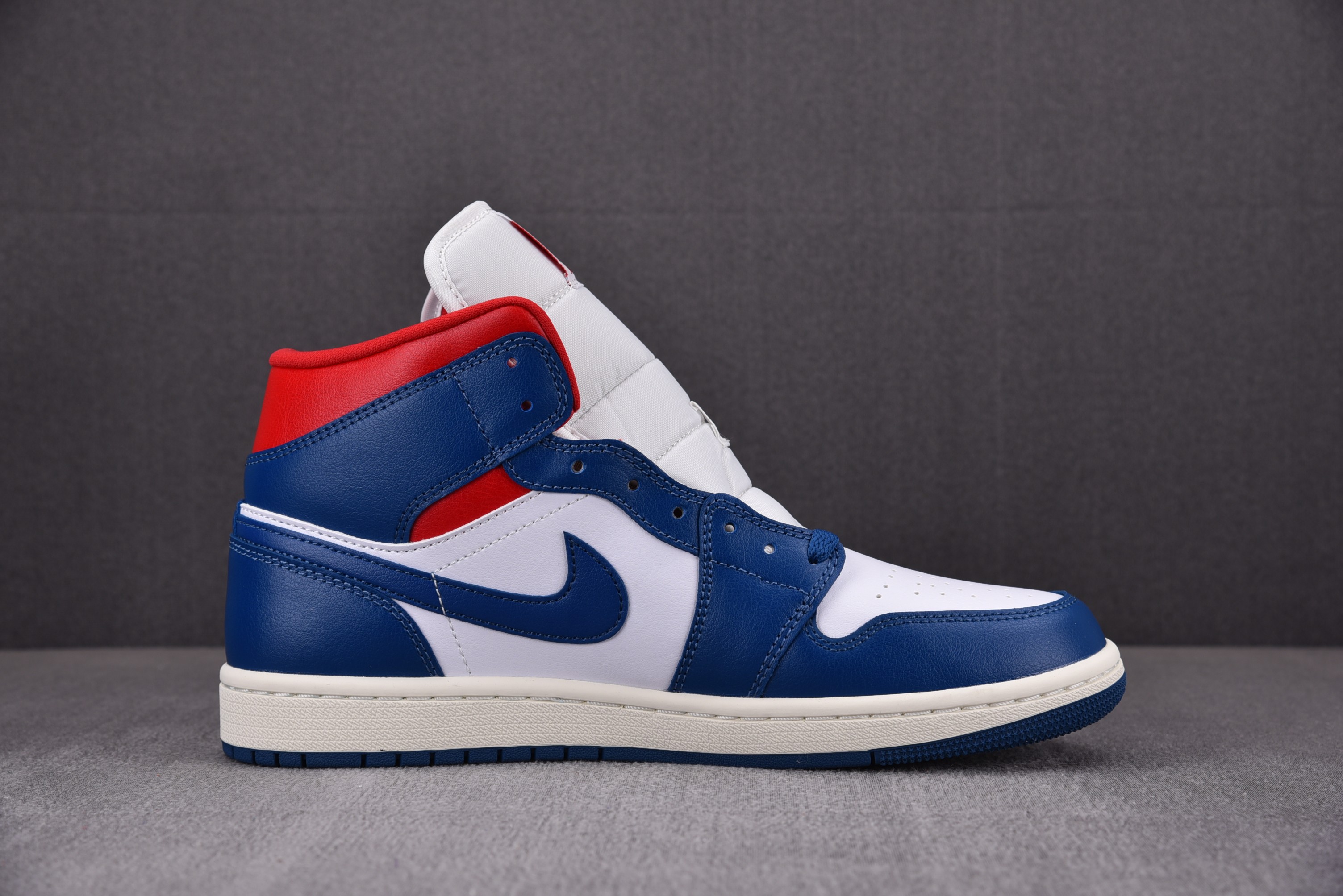 Air Jordan 1 Mid French Blue