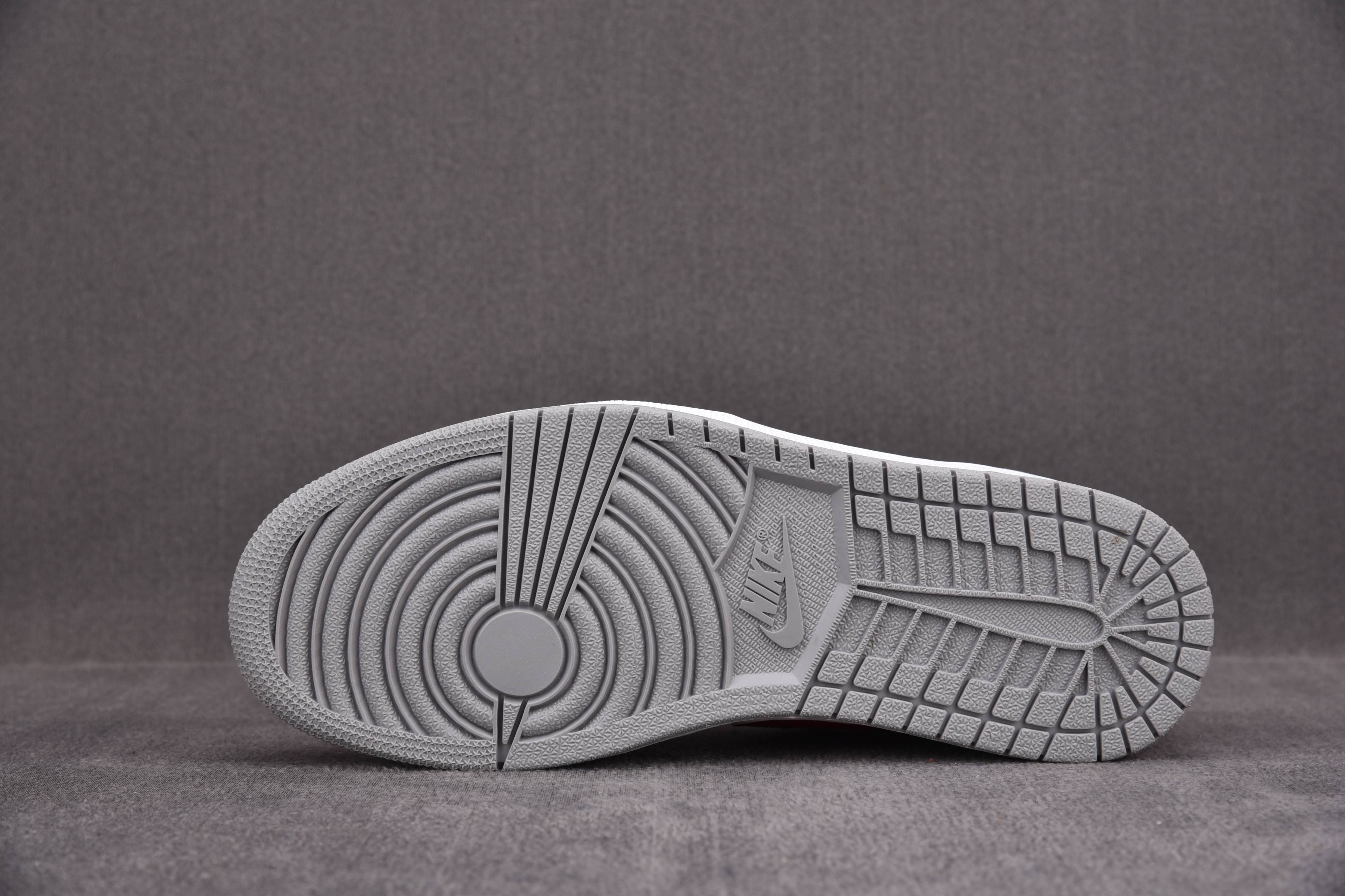 Jordan 1 Low SE Light Smoke Grey Gym Red