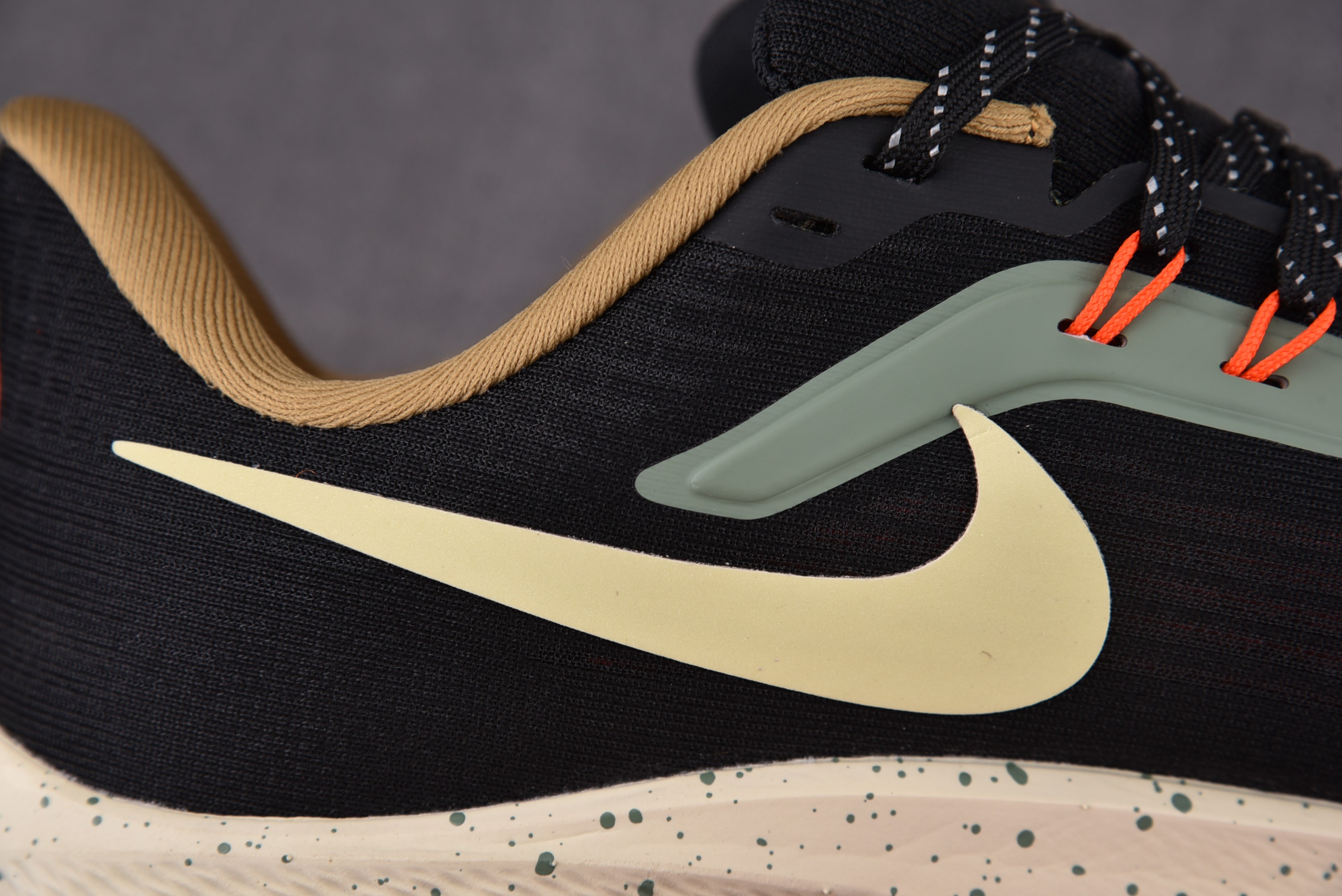 Nike Air Zoom Pegasus 39 Black Green Safety Orange