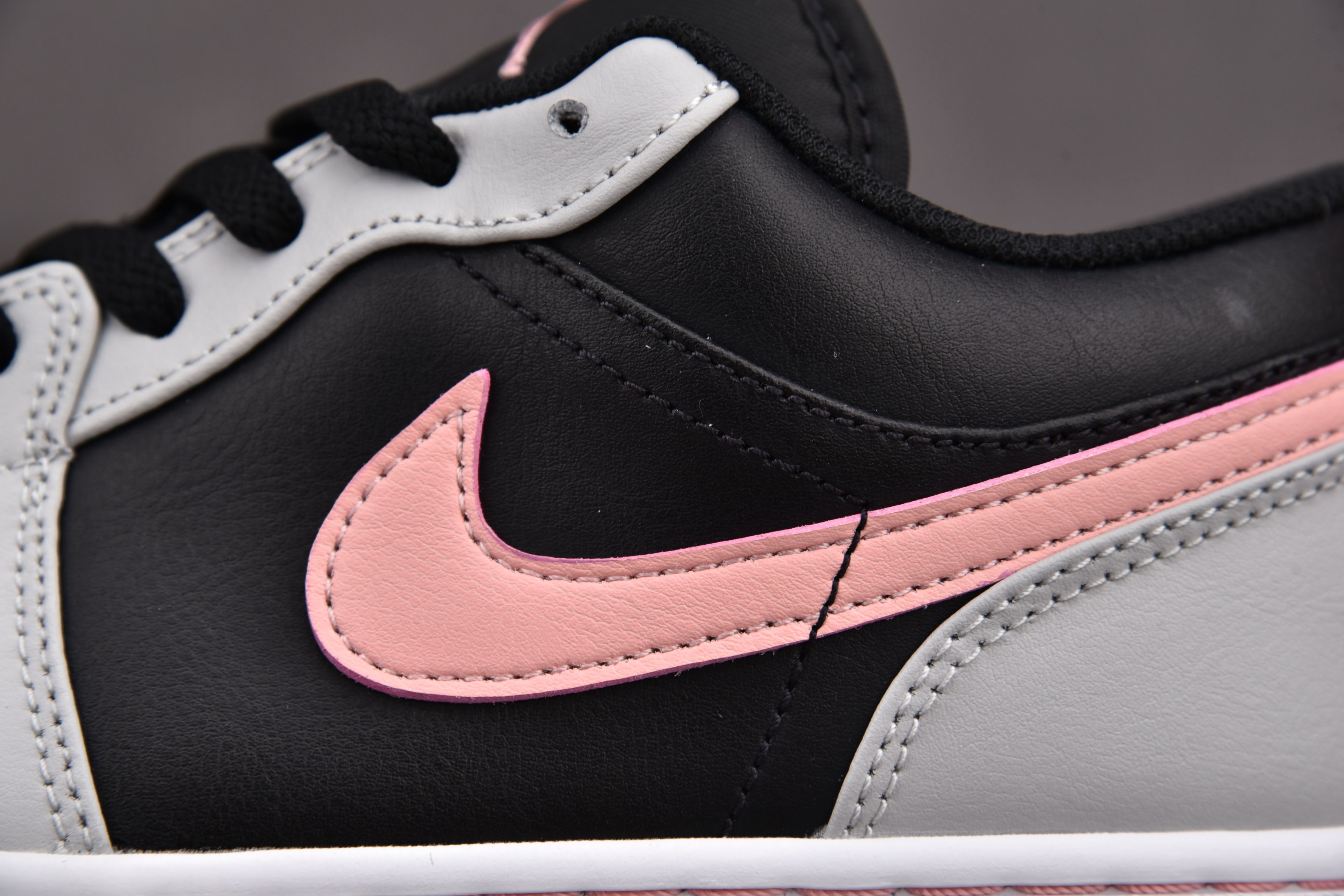 Jordan 1 Low Black Grey Pink