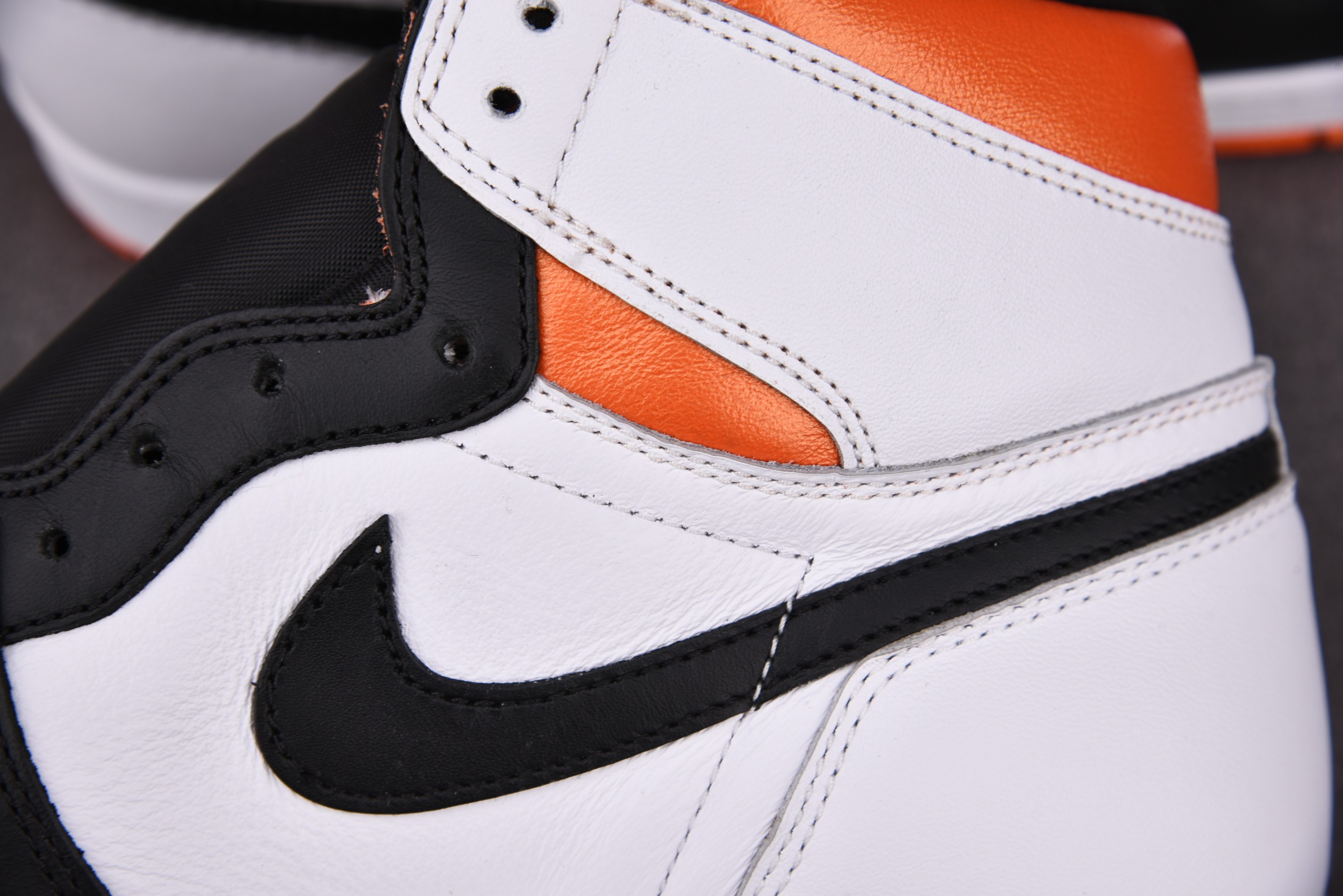 Jordan 1 Retro High Electro Orange