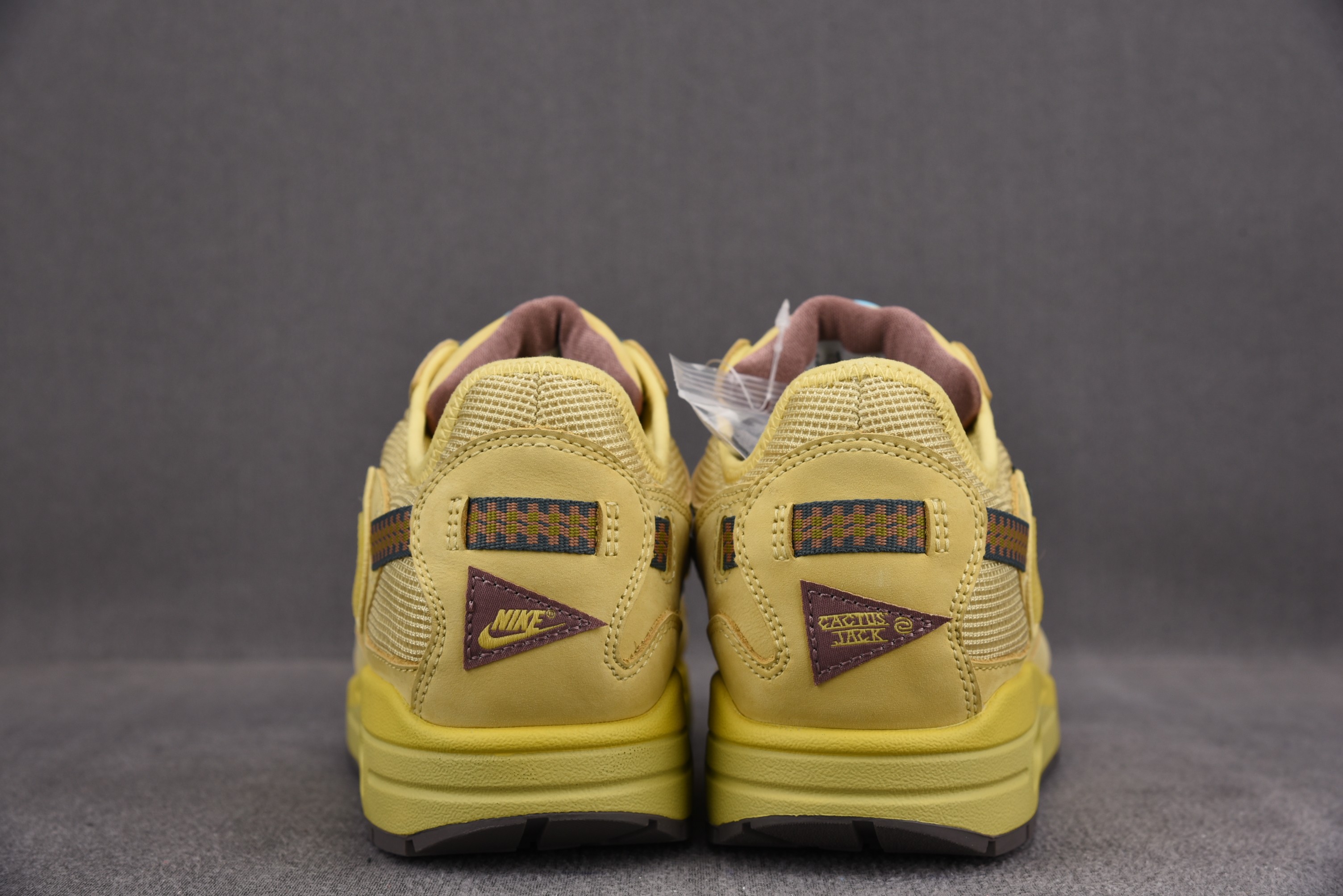 Nike Air Max 1 Travis Scott Cactus Jack Saturn Gold