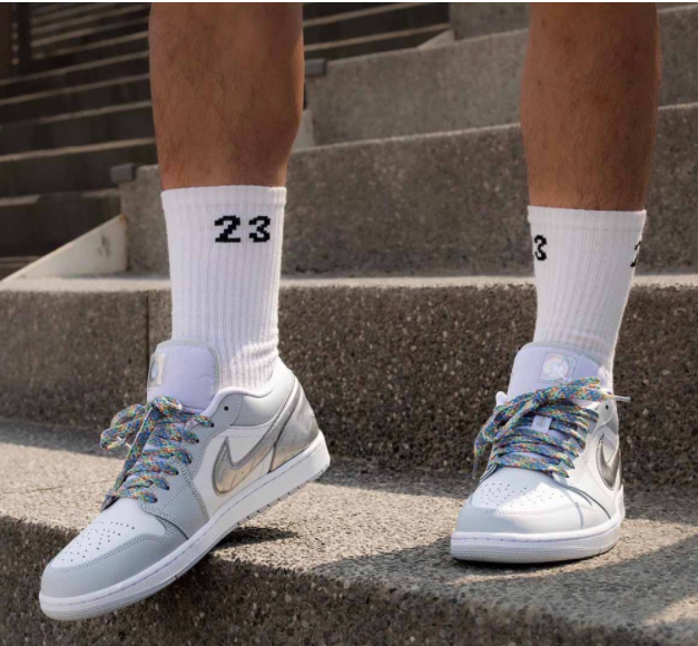 Jordan 1 Low SE Tear Away Silver