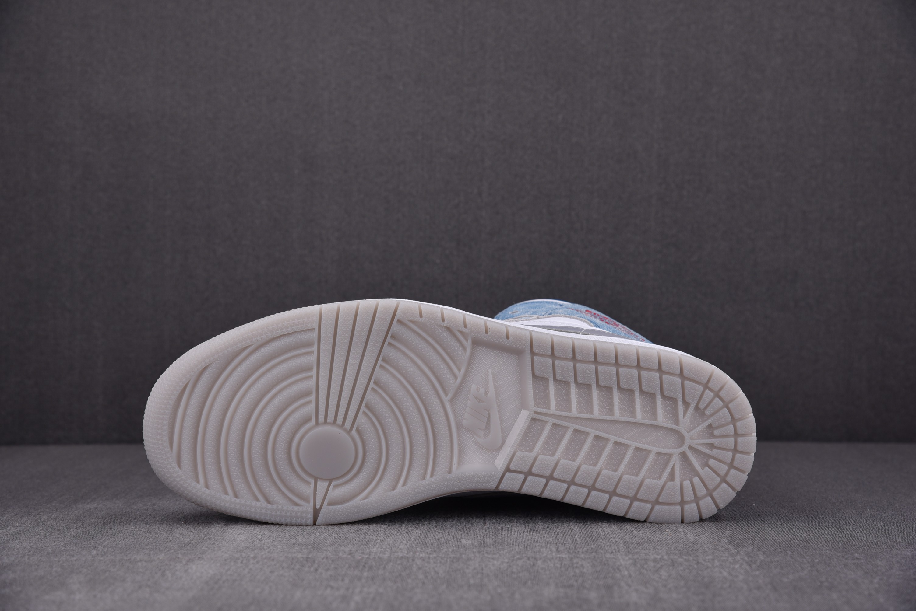 Jordan 1 Mid French Blue Fire Red