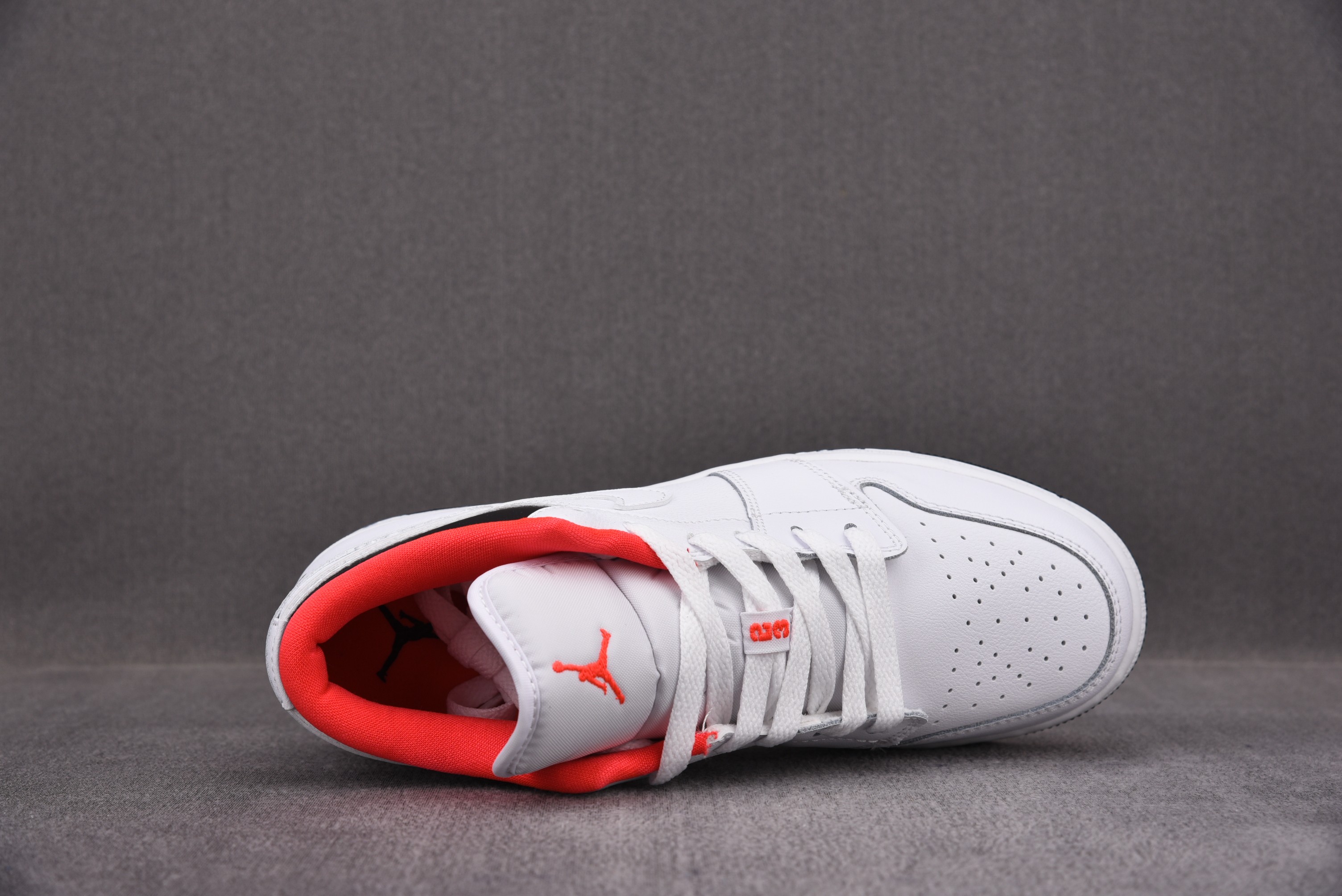 Jordan 1 Low White Black Infrared / Chicago Home