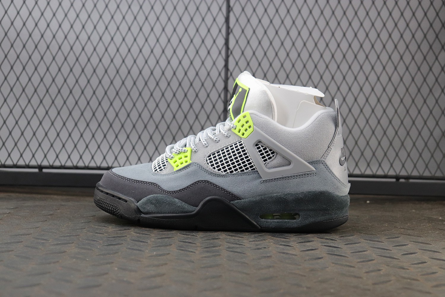 Jordan 4 Retro SE 95 Neon