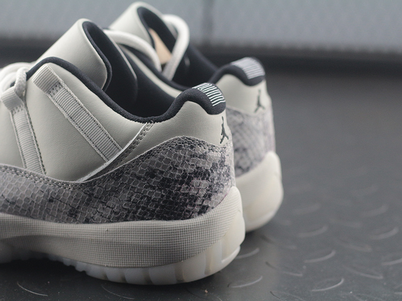 Air Jordan 11 Low SE Snakeskin Light Bone