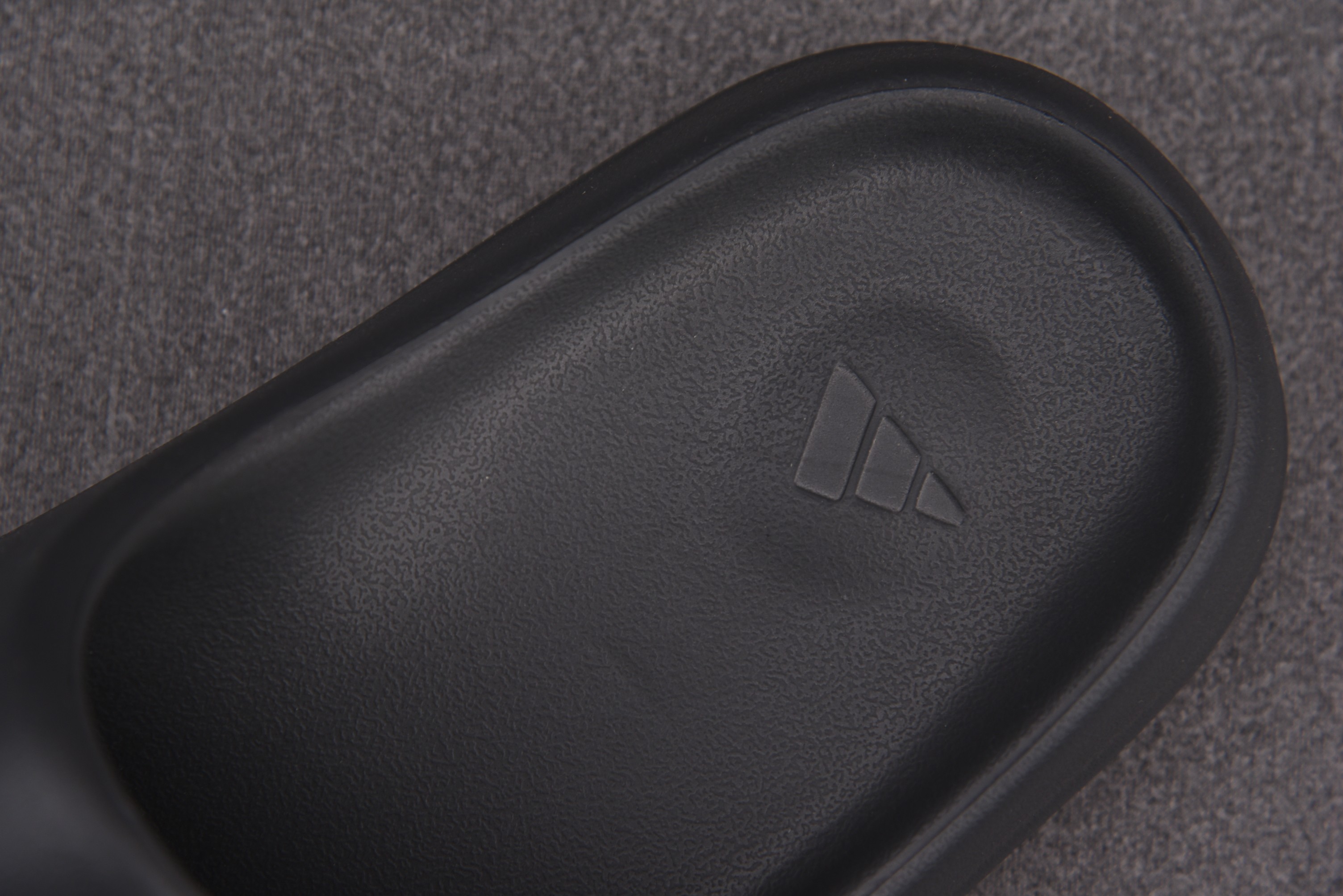 adidas Yeezy Slide Onyx (One Size Smaller!!)