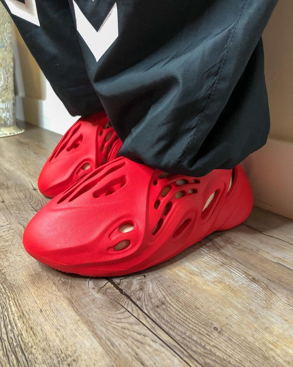 adidas Yeezy Foam RNNR Vermillion (One Size Smaller!!)