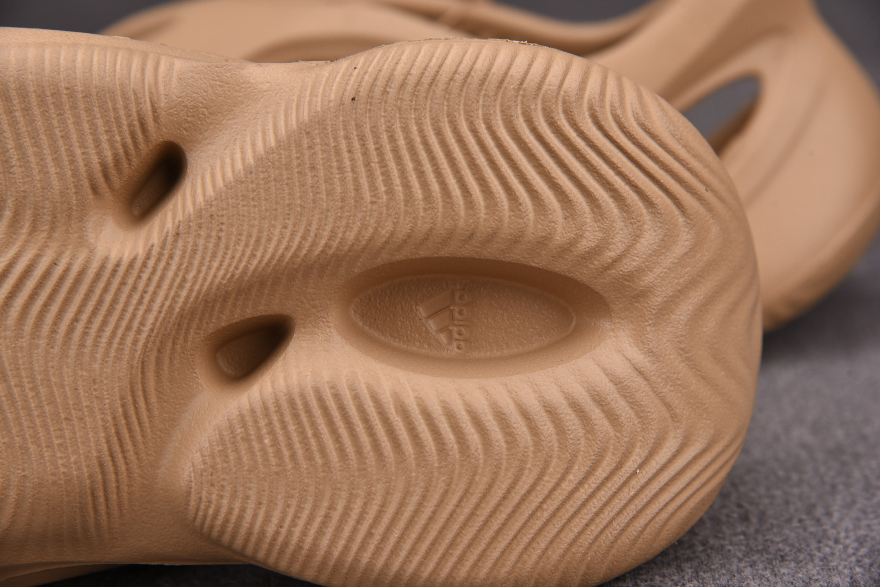 adidas Yeezy Foam RNNR Ochre (One Size Smaller!!)