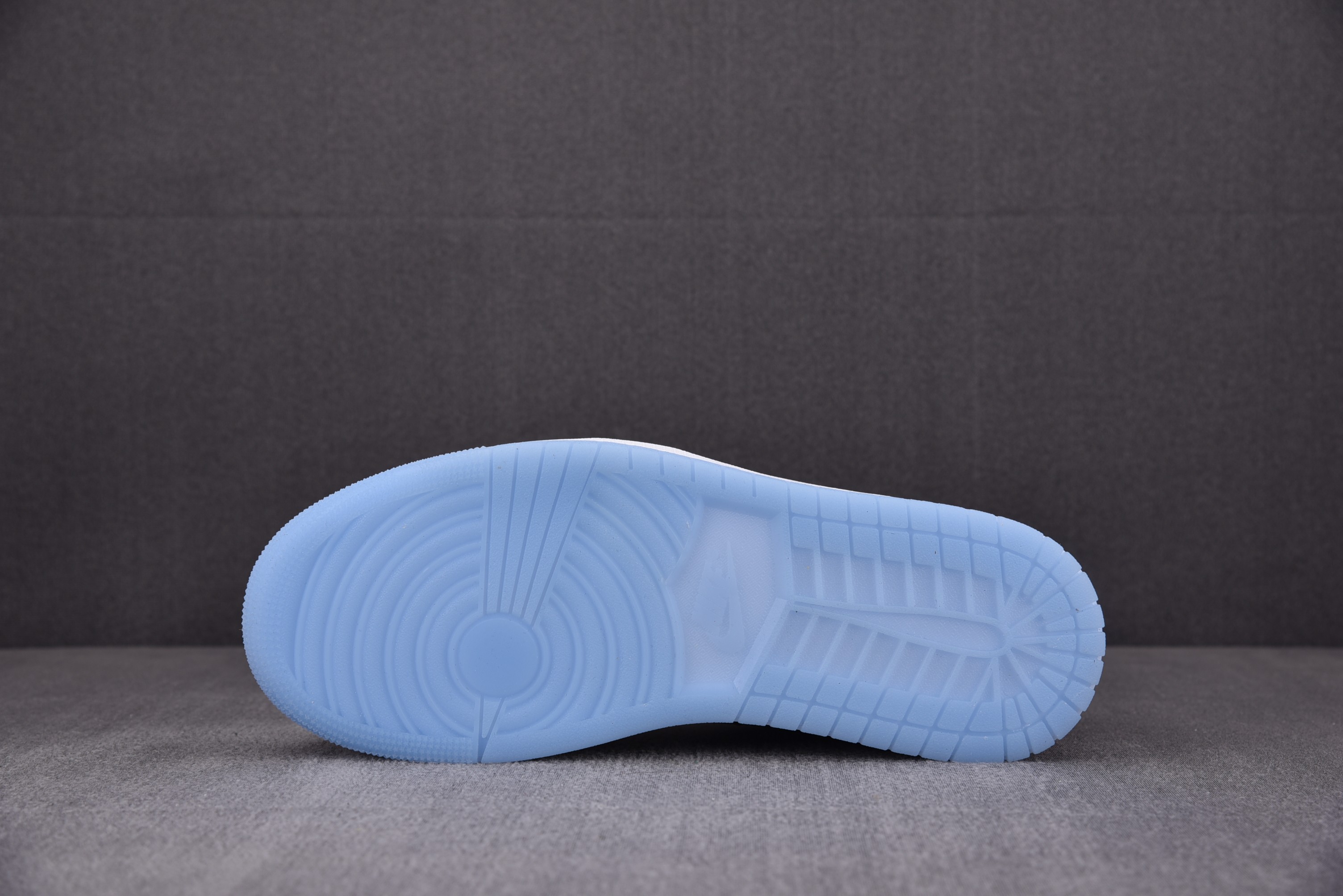 Jordan 1 Low SE Concord