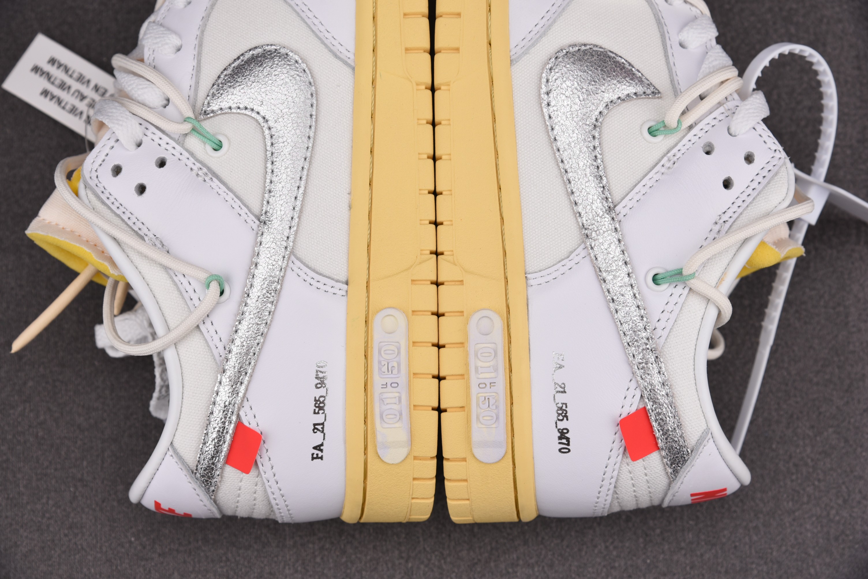 Nike Dunk Low   Lot 1