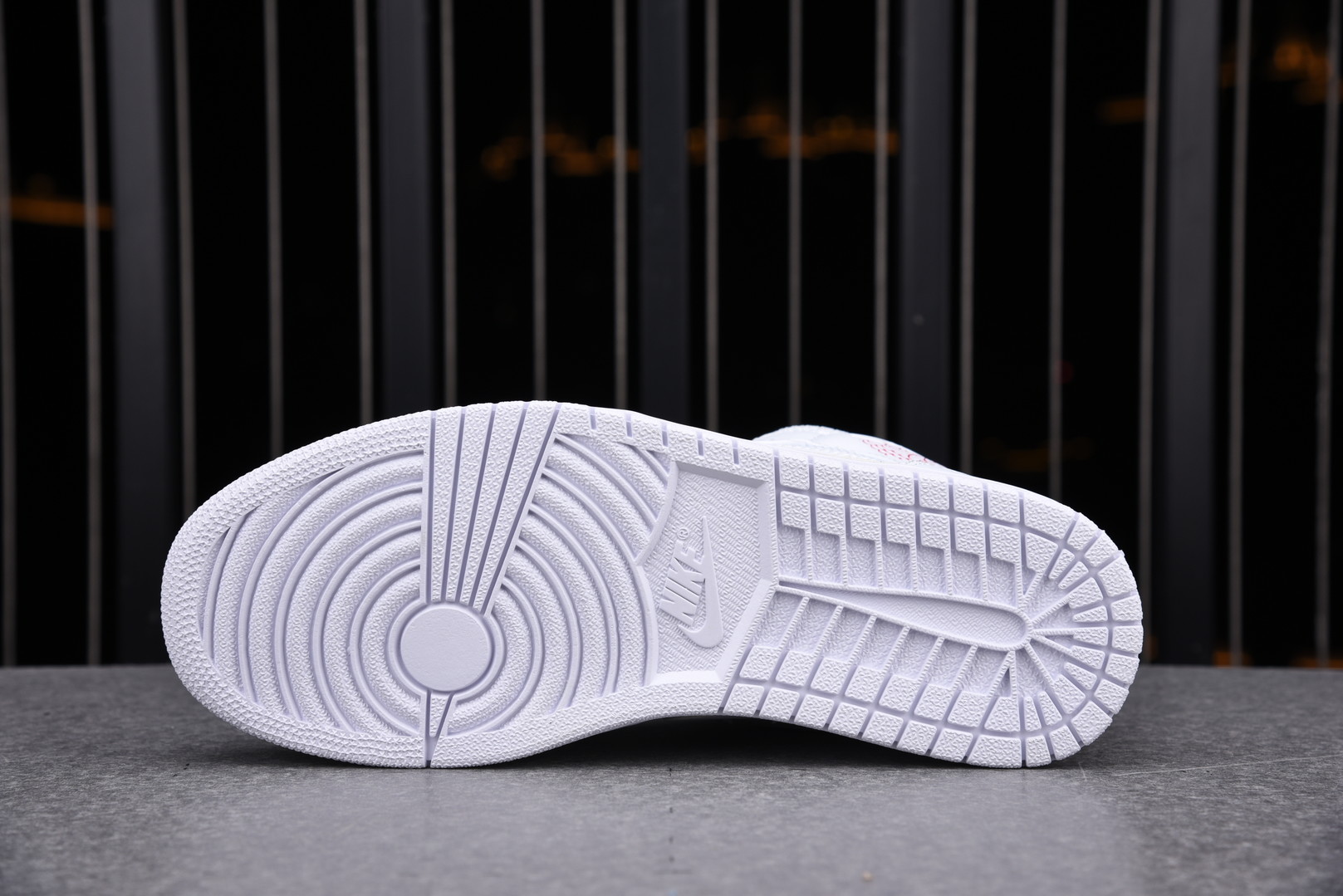 Jordan 1 Mid SE Nike Swoosh On Tour (2020)