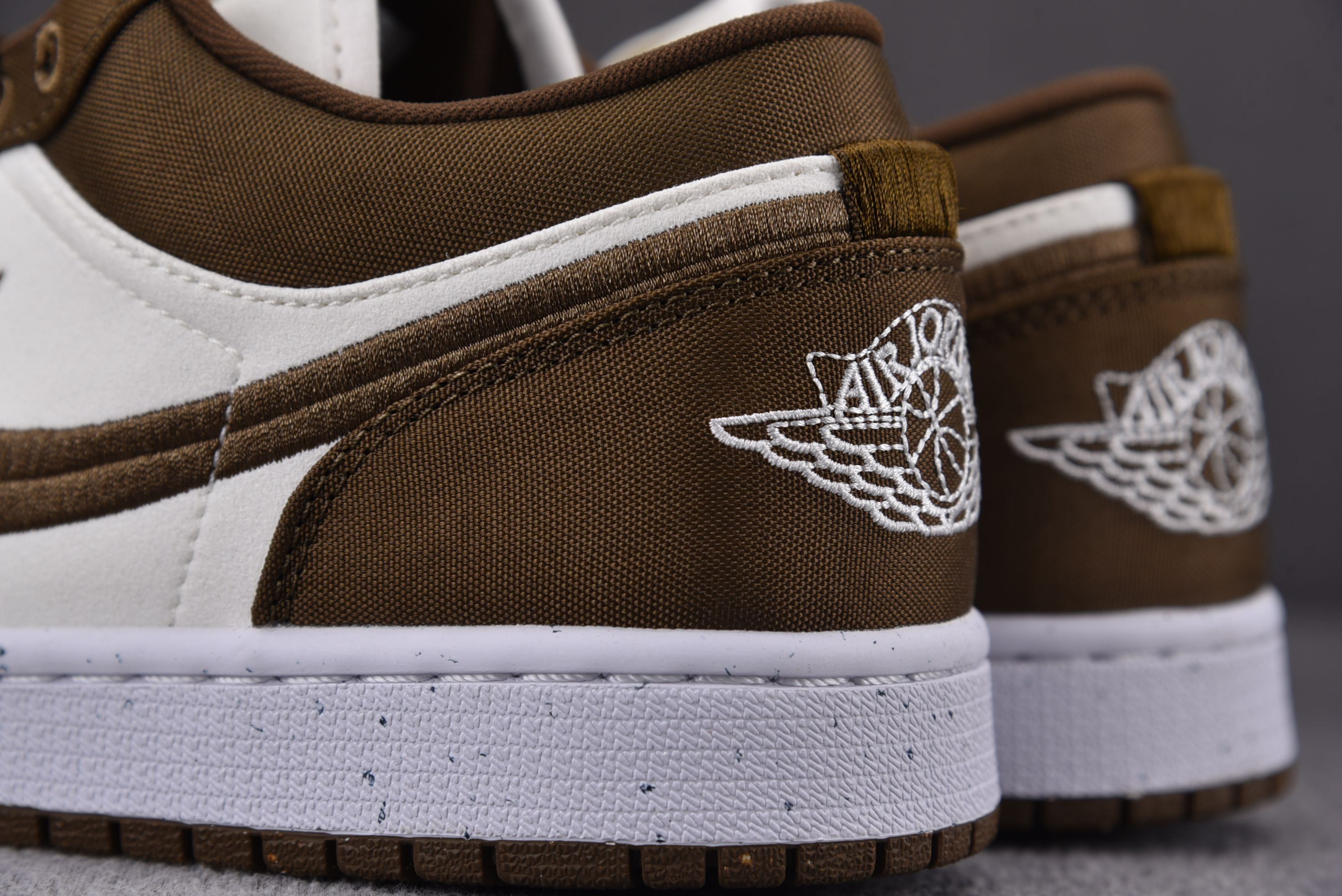 Jordan 1 Low SE Light Olive (Women Size!!)