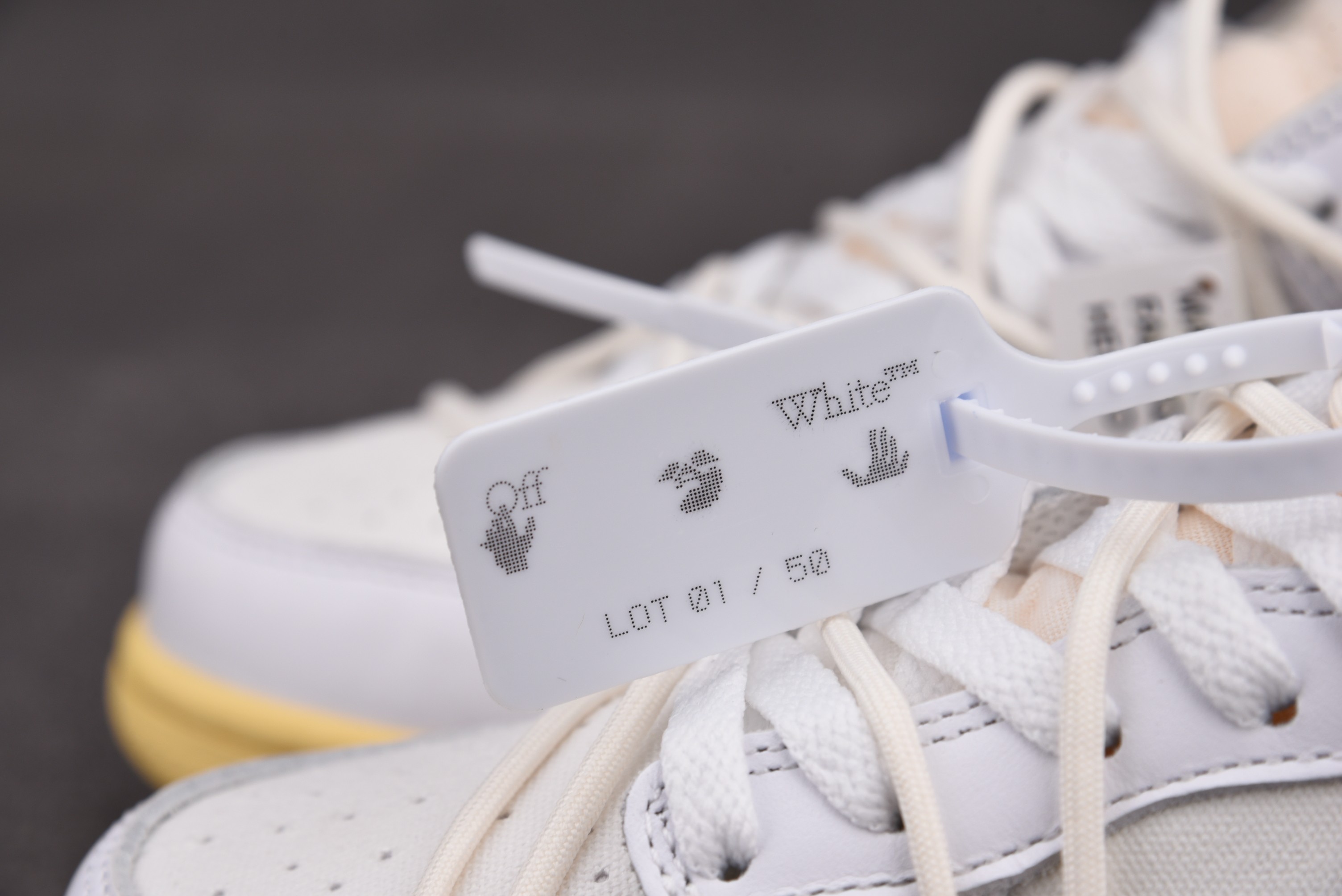 Nike Dunk Low   Lot 1