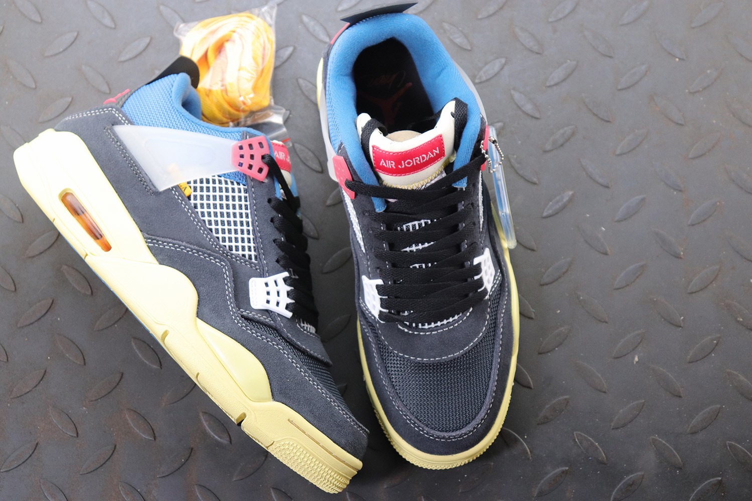 Jordan 4 Retro Union Off Noir