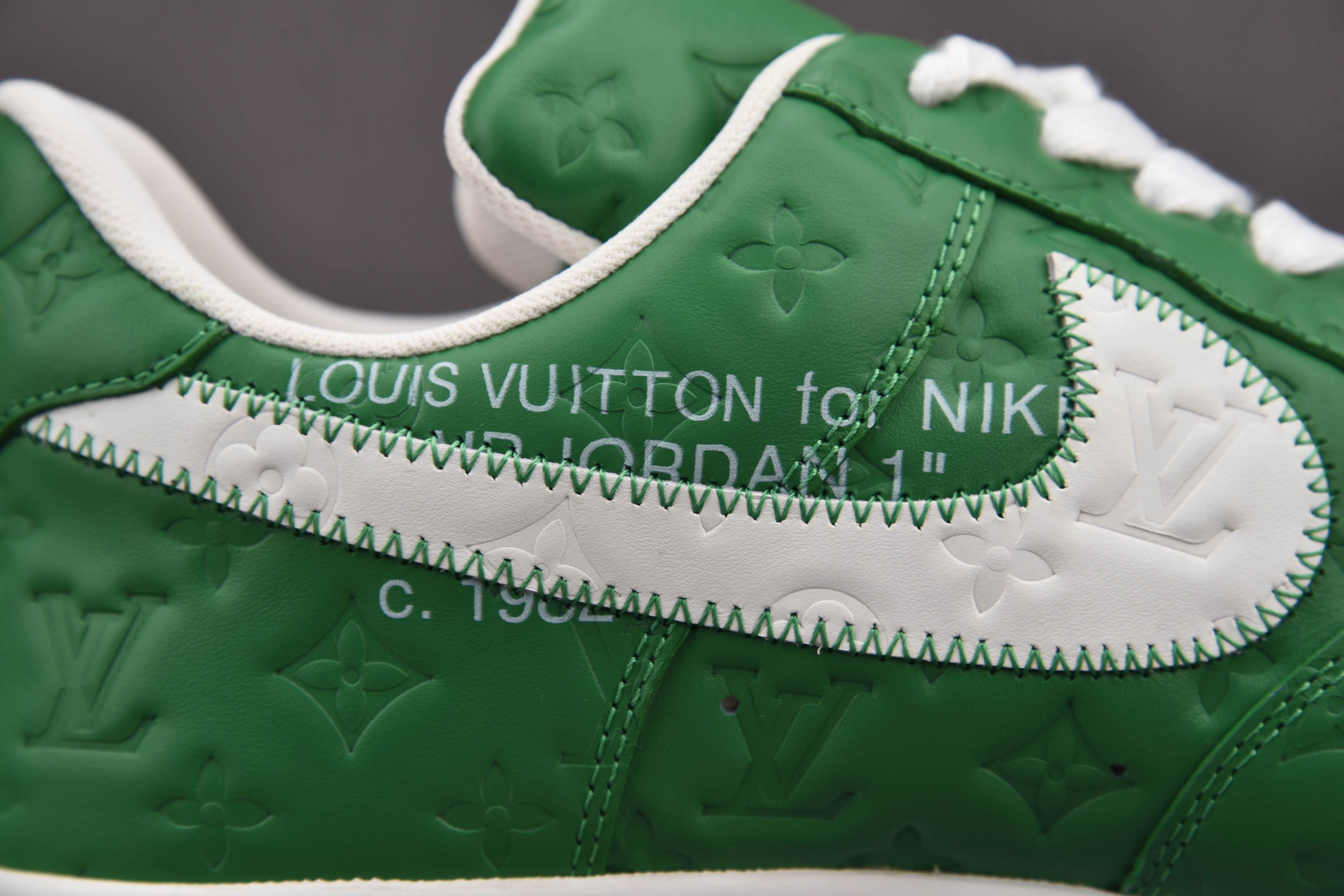 Nike Air Force 1 Low Louis Vuitton Pine Green (Be careful about the size!!)