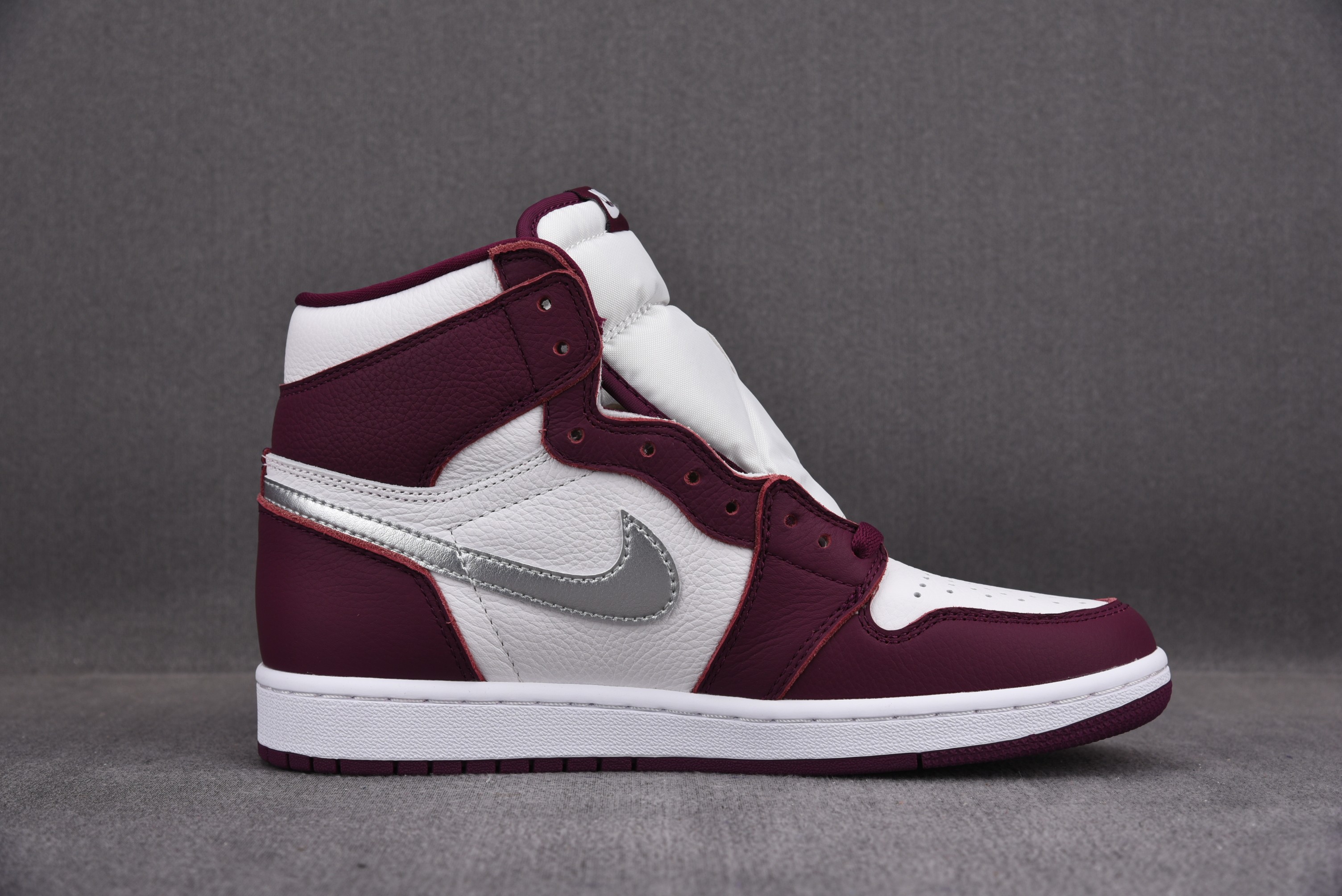 Jordan 1 Retro High OG Bordeaux
