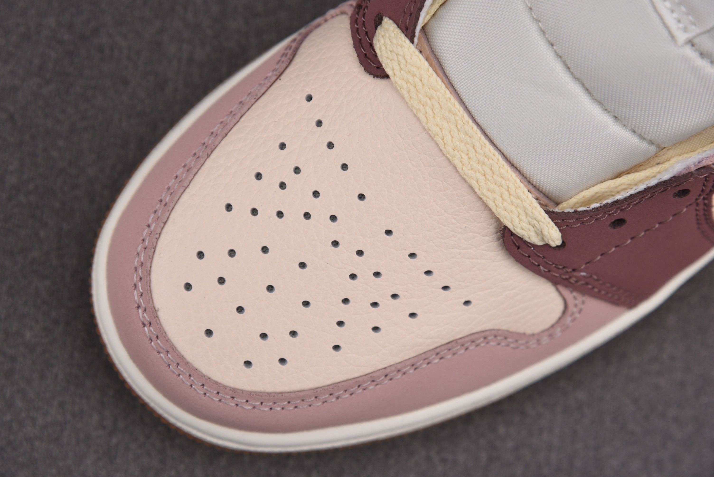 Jordan 1 Mid SE Dark Pony Smoky Mauve (Women Size!!)