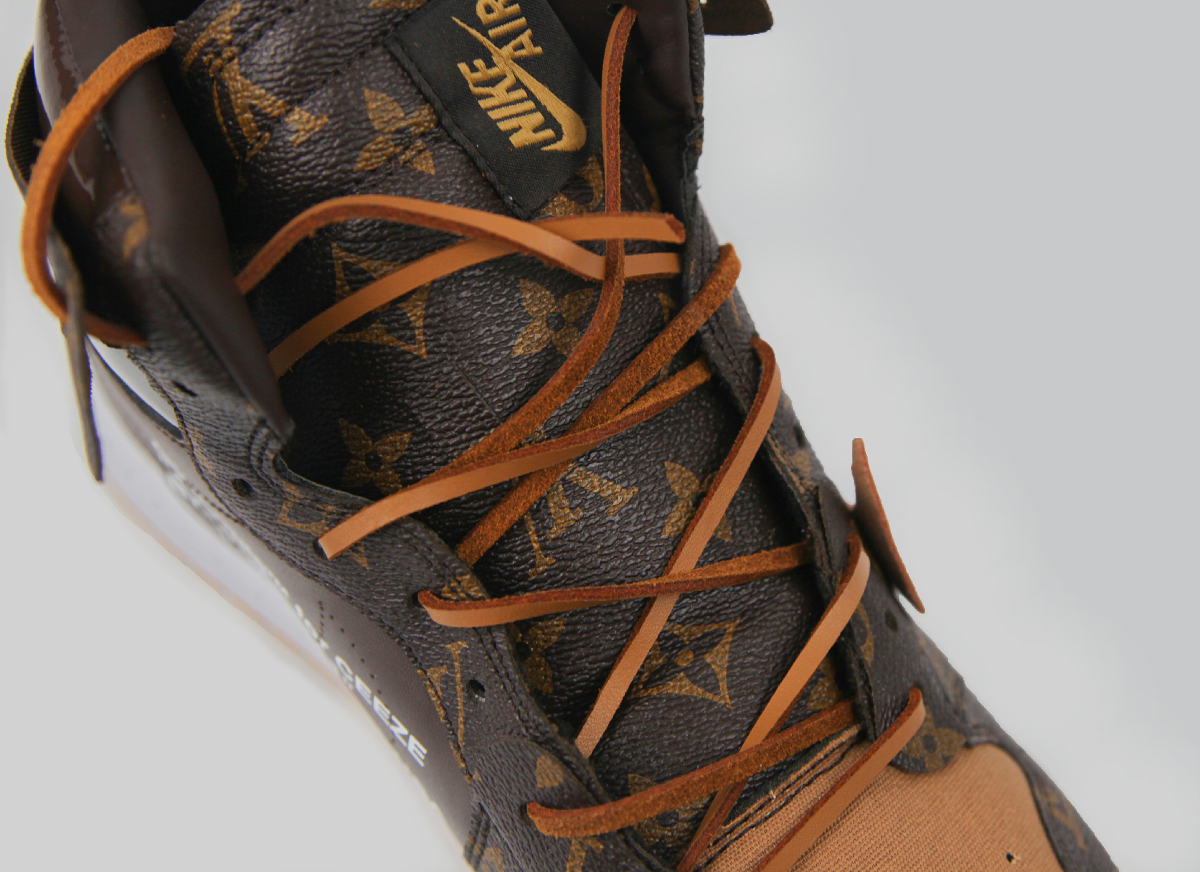 Air Jordan 1 Retro High x Louis Vuitton