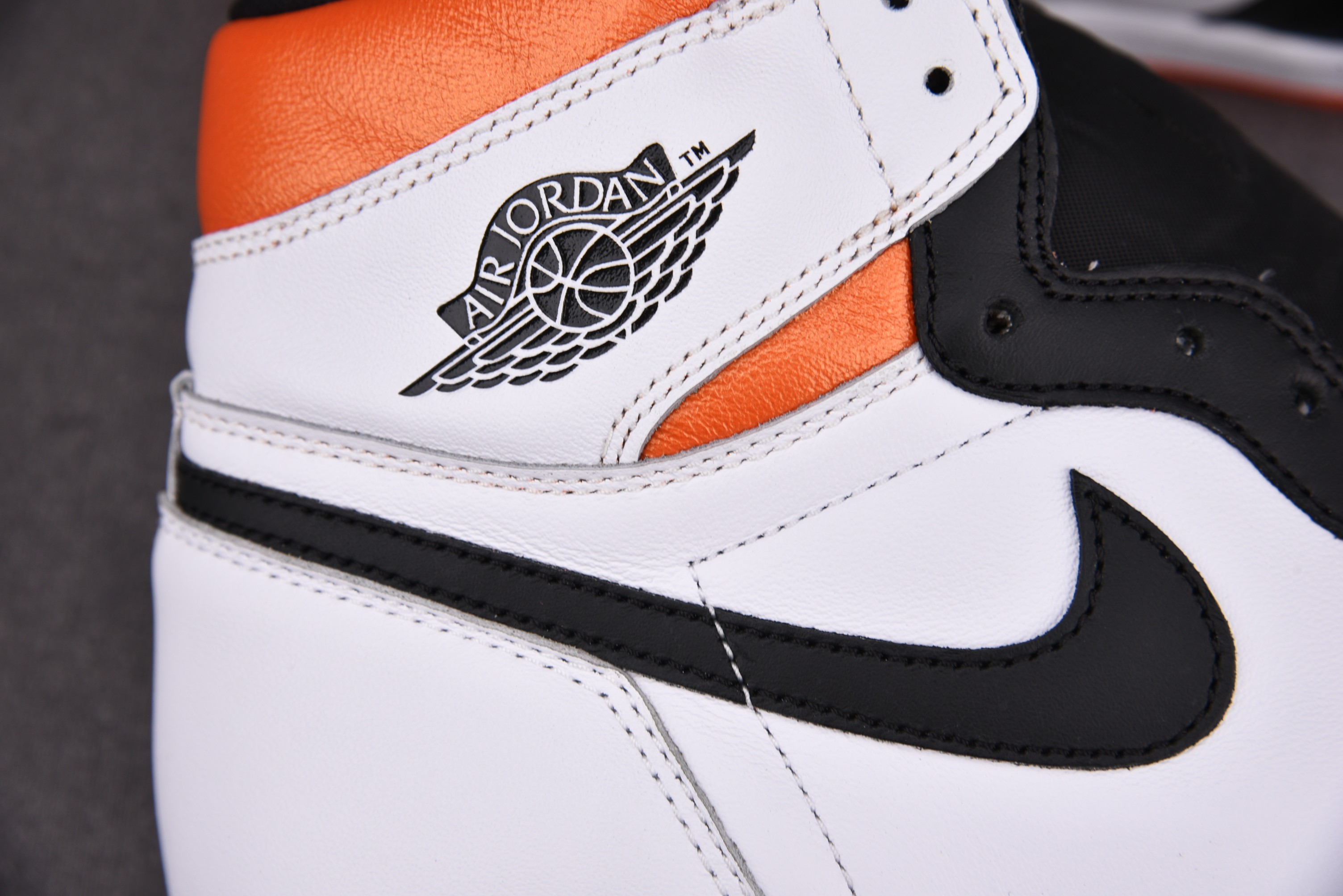 Jordan 1 Retro High Electro Orange