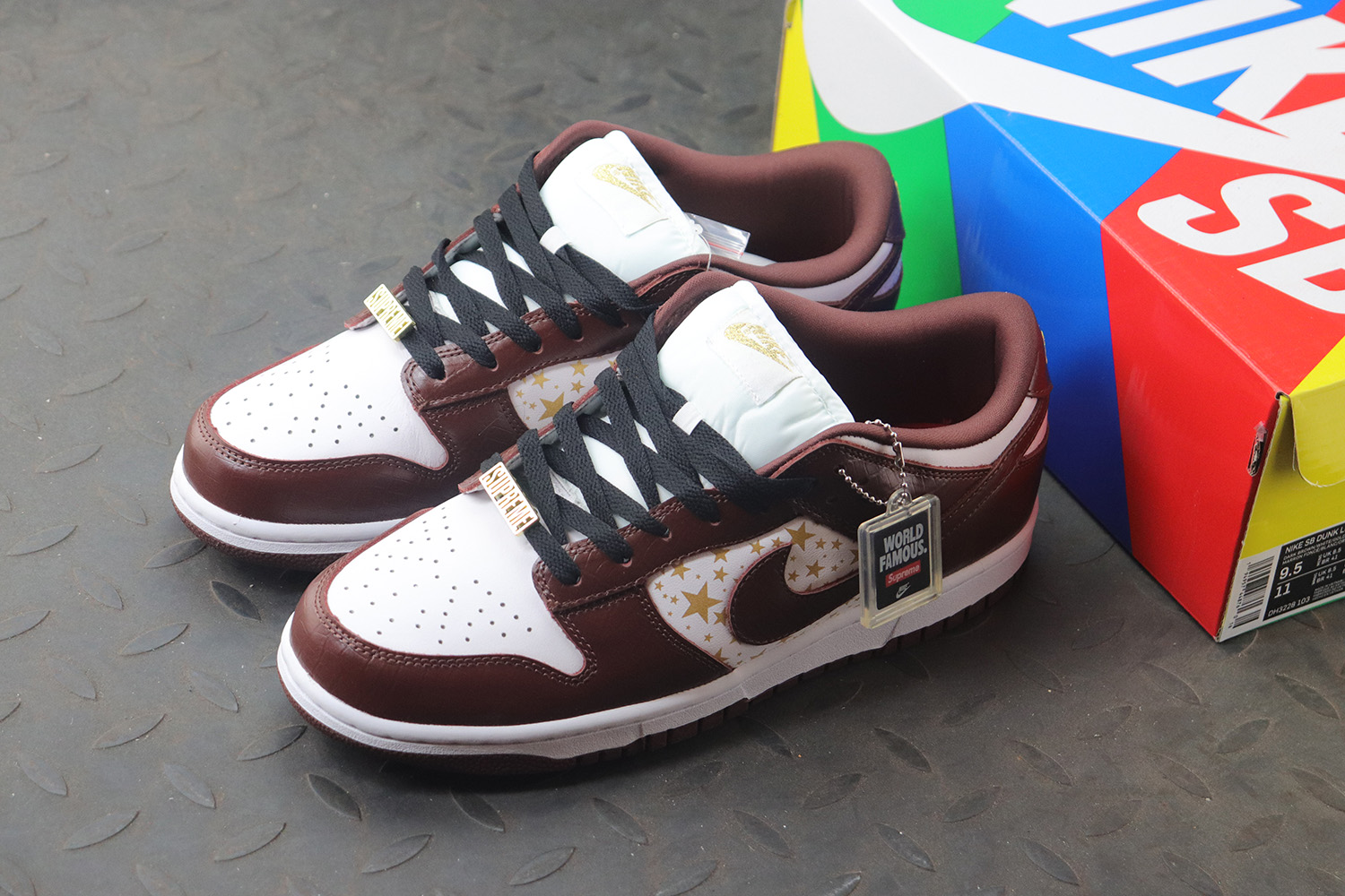 Supreme Nike SB Dunk Low White Barkroot Brown