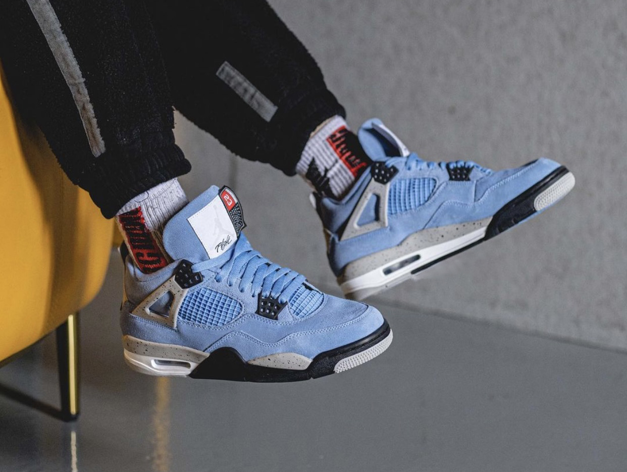Air Jordan 4 University Blue