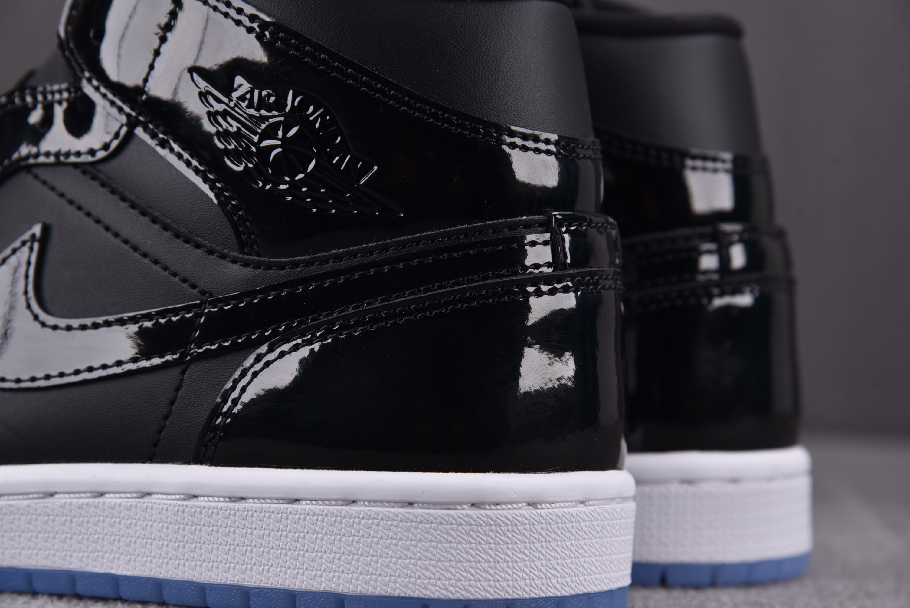 Jordan 1 Mid SE Space Jam