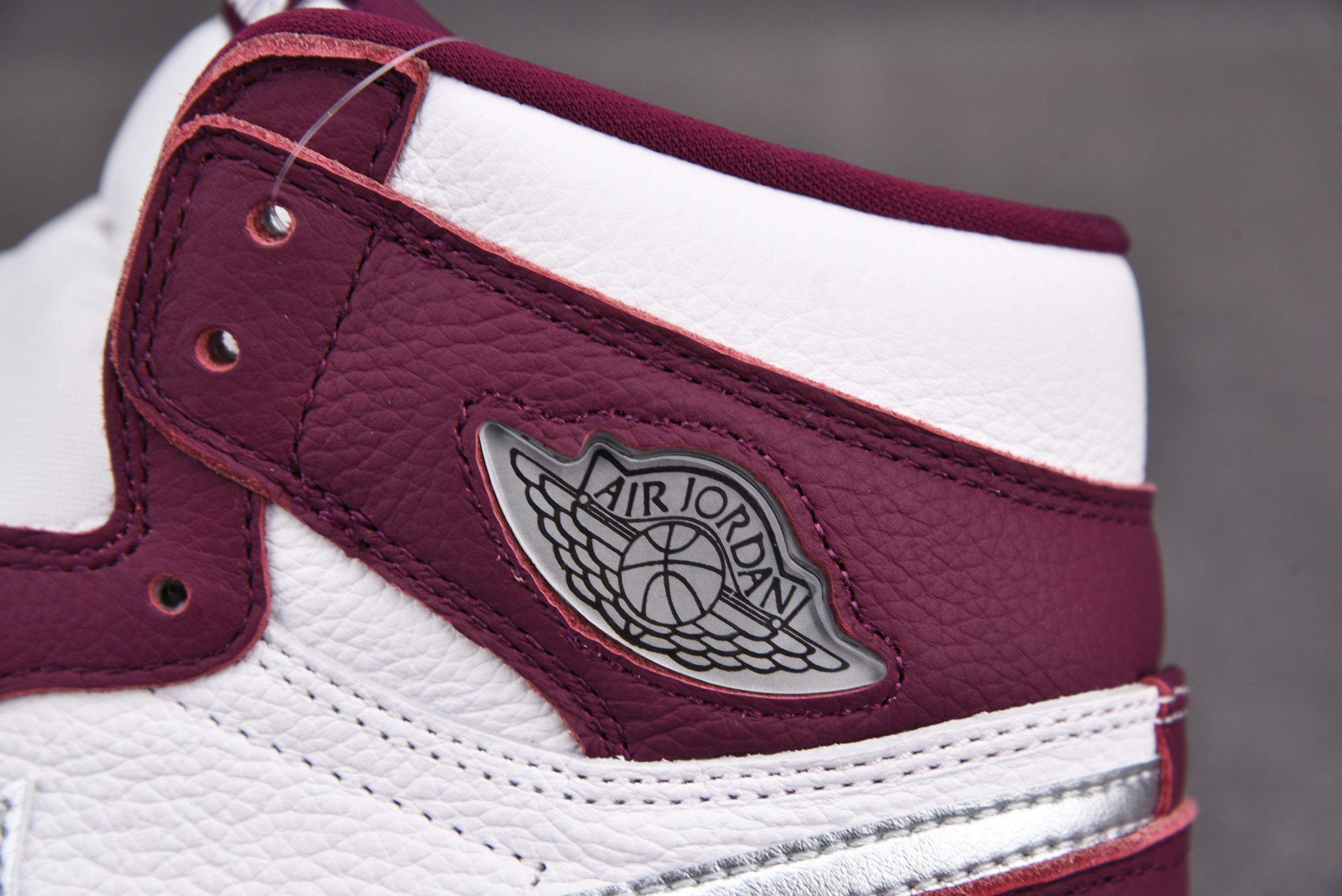 Jordan 1 Retro High OG Bordeaux
