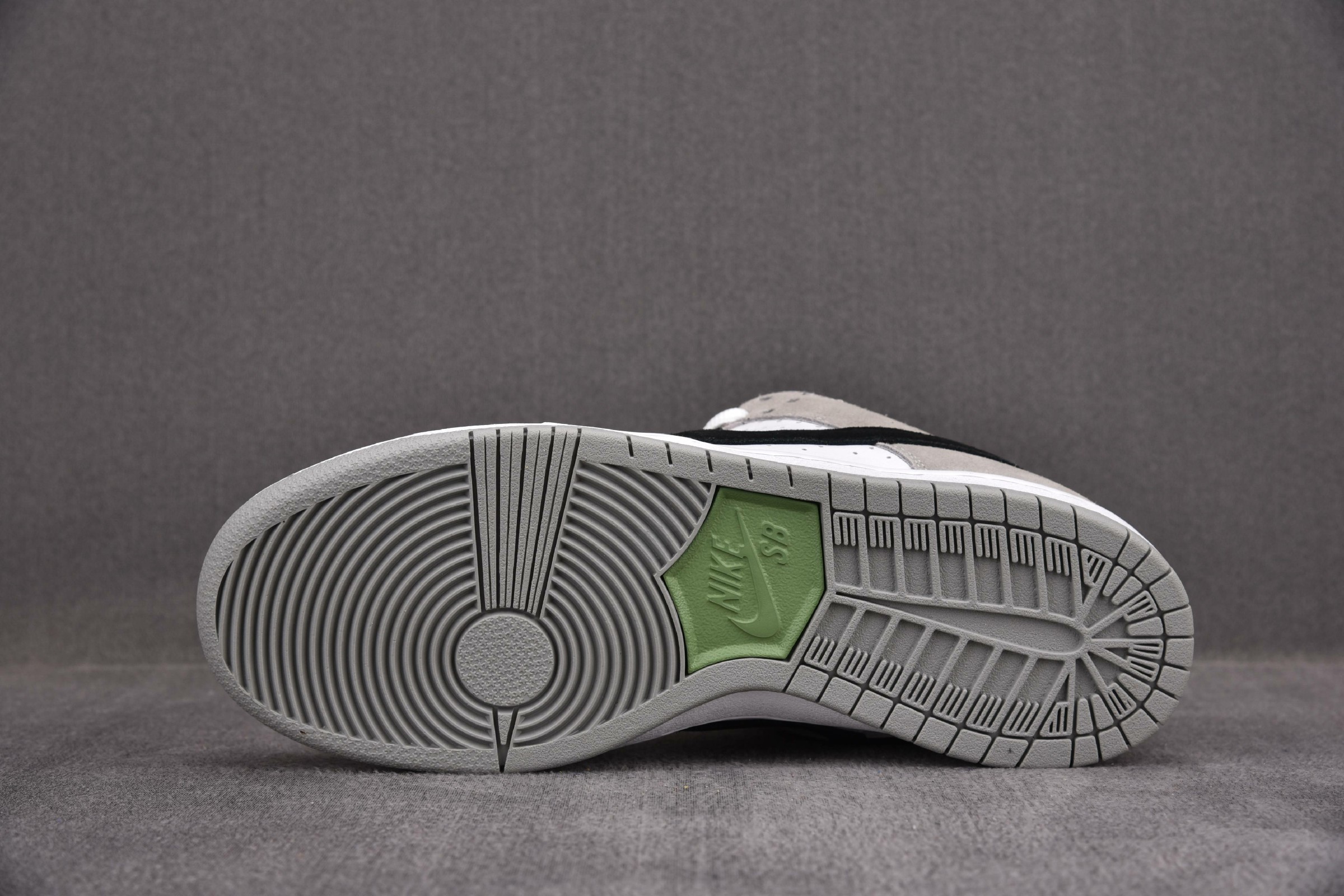 Nike SB Dunk Low Chlorophyll