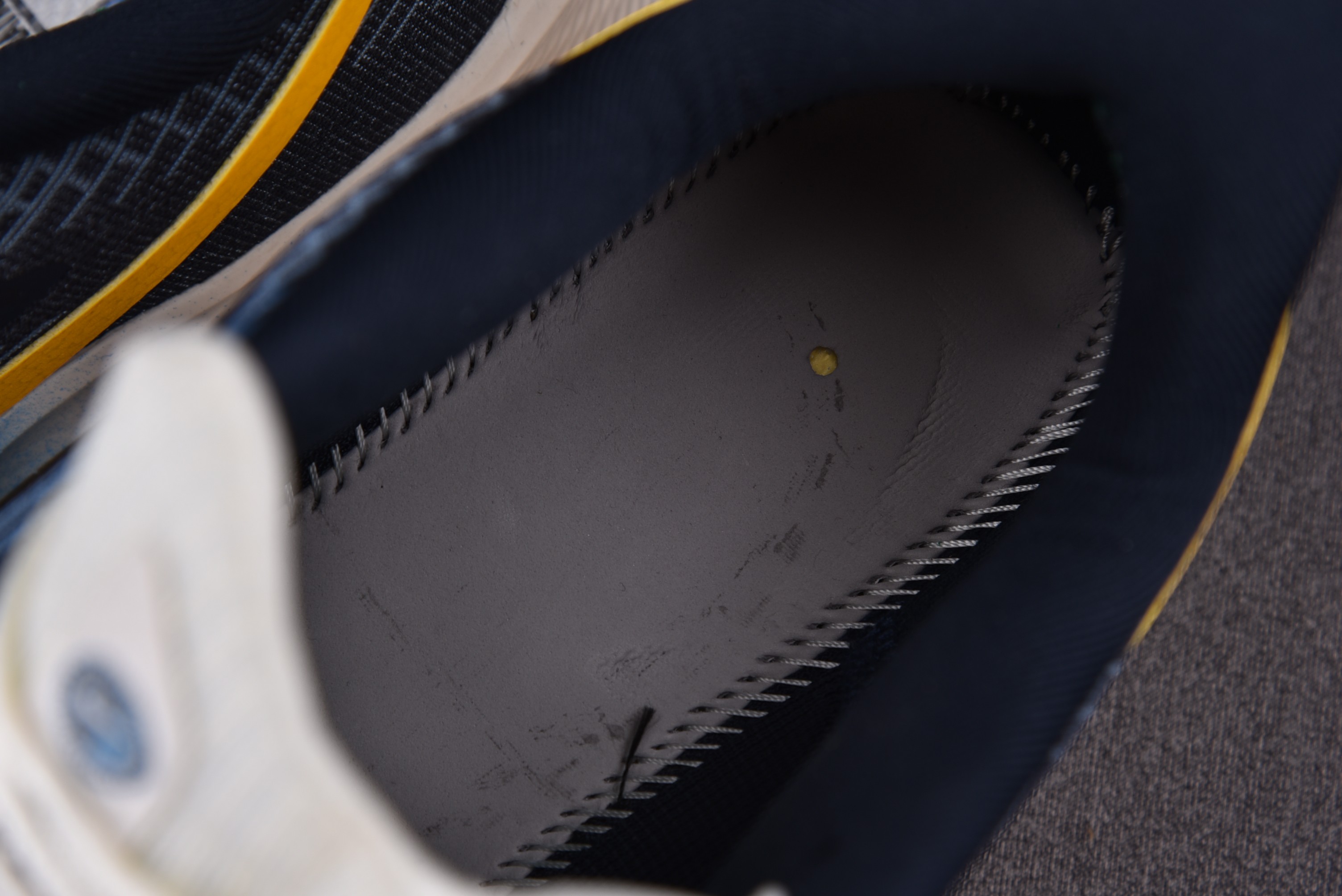 Nike Air Zoom Pegasus 39 Premium Obsidian Yellow