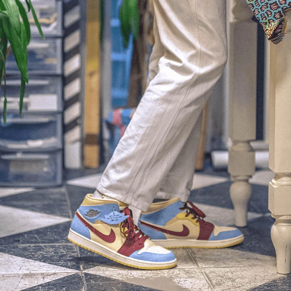 Jordan 1 Mid SE Fearless Maison Chateau Rouge