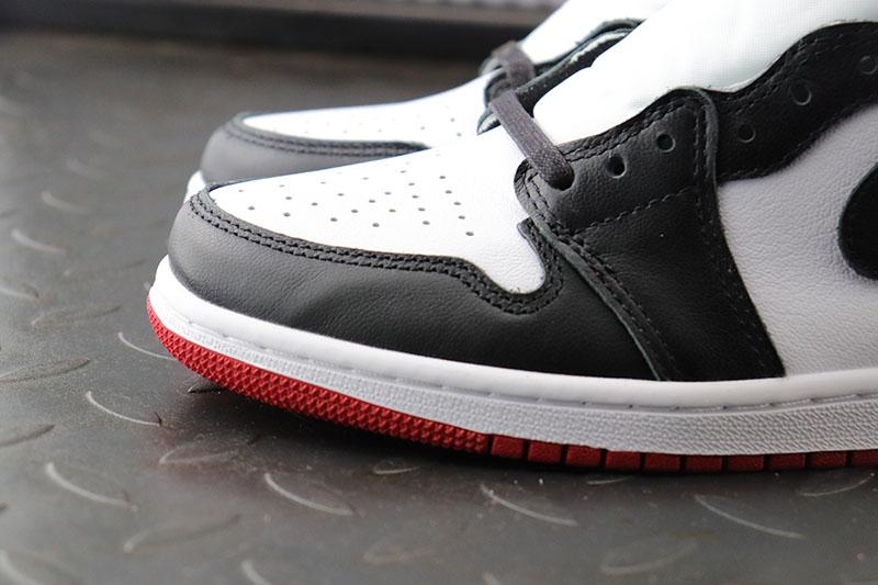 Jordan 1 Retro High Satin Black Toe (WOMEN SIZE!!)