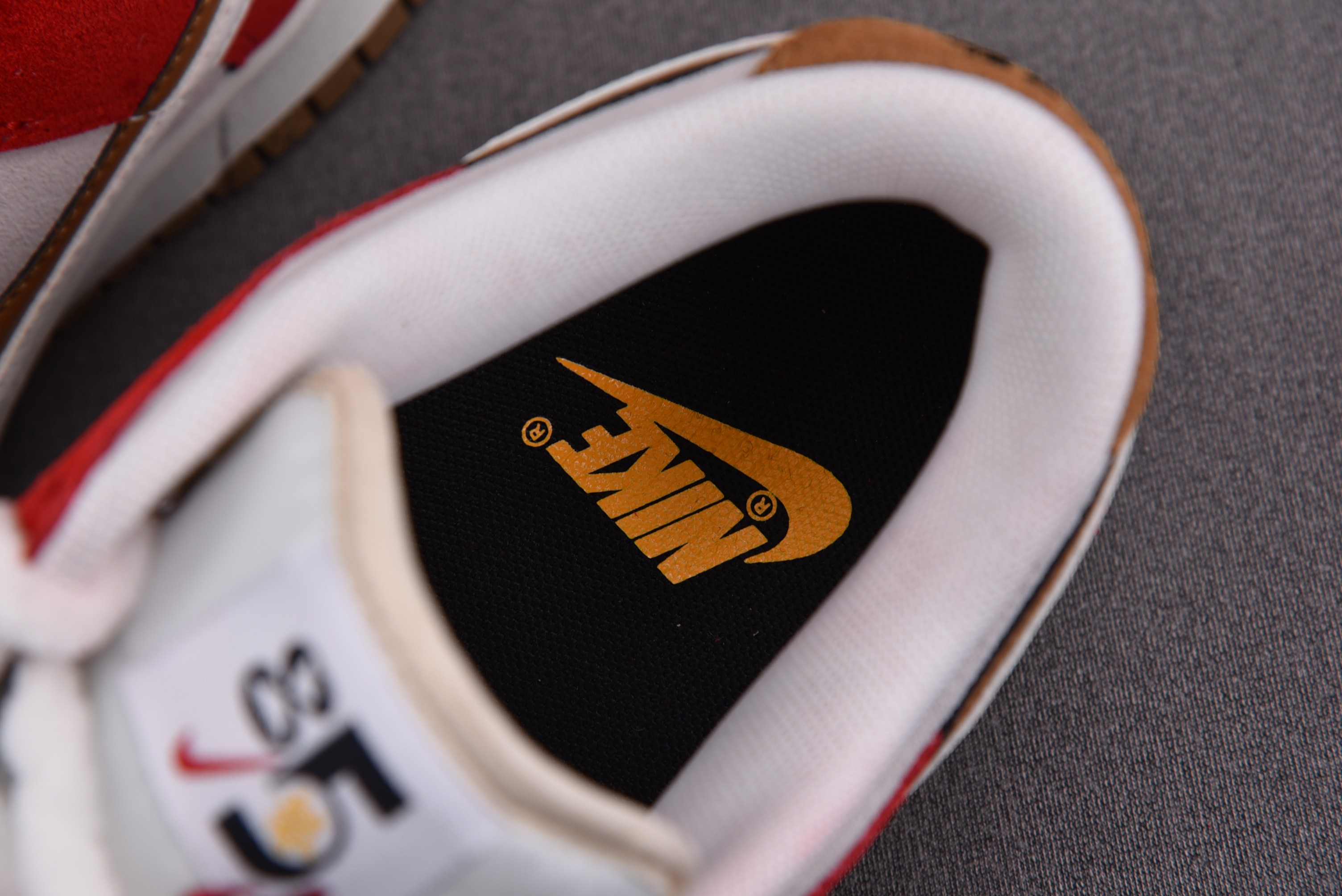 Nike SB Dunk Low 85 Christmas Red White Brown