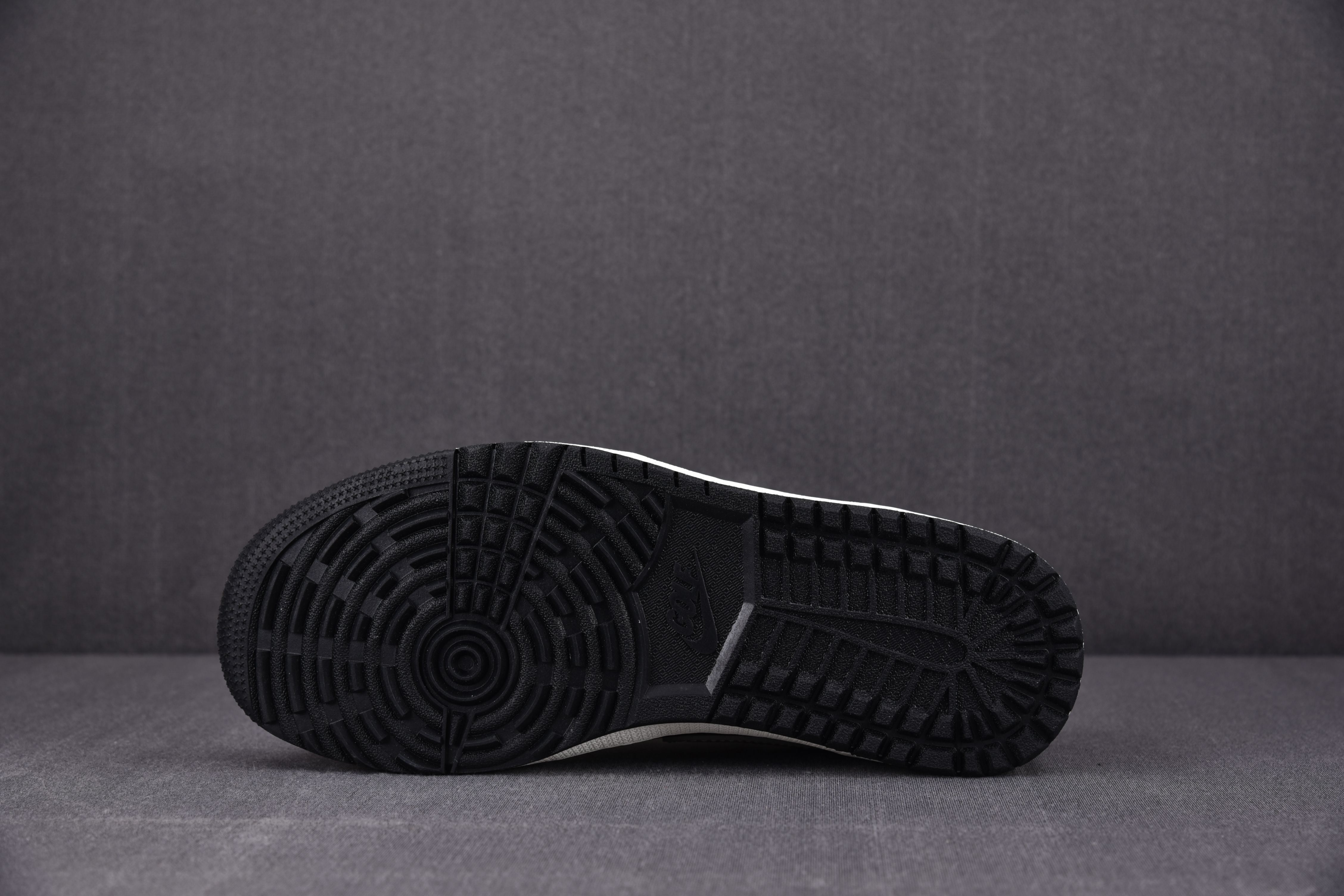 Jordan 1 Retro Low Golf Shadow