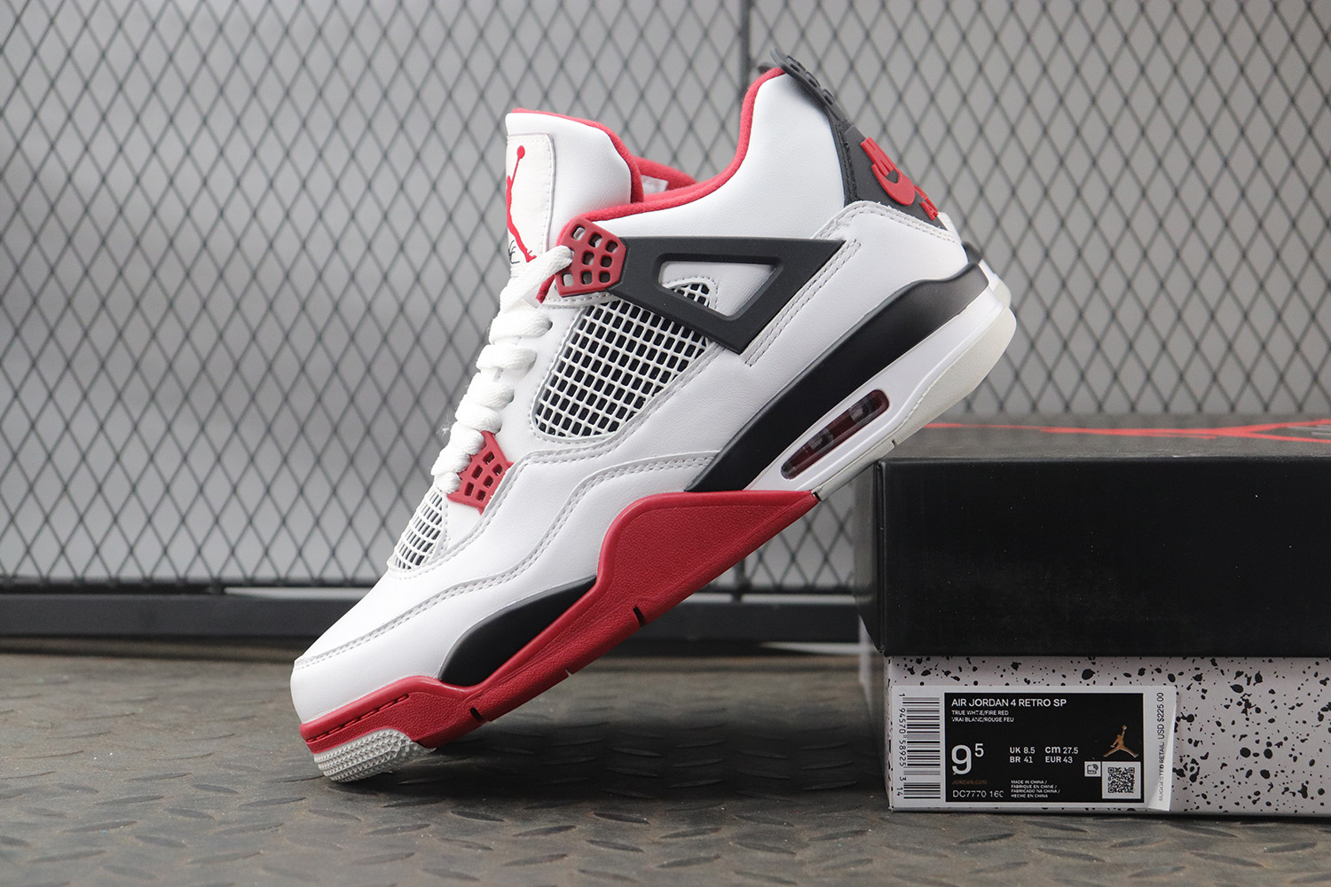 Jordan 4 Retro Fire Red (2020)