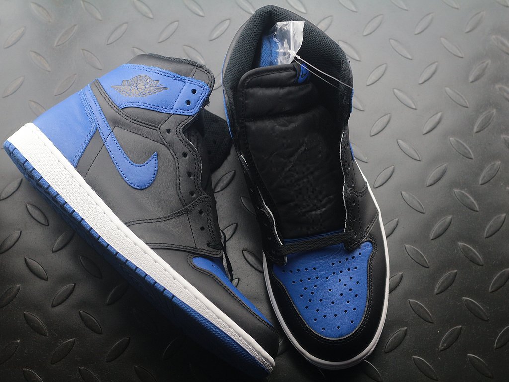 Jordan 1 Retro Black Royal Blue 2017